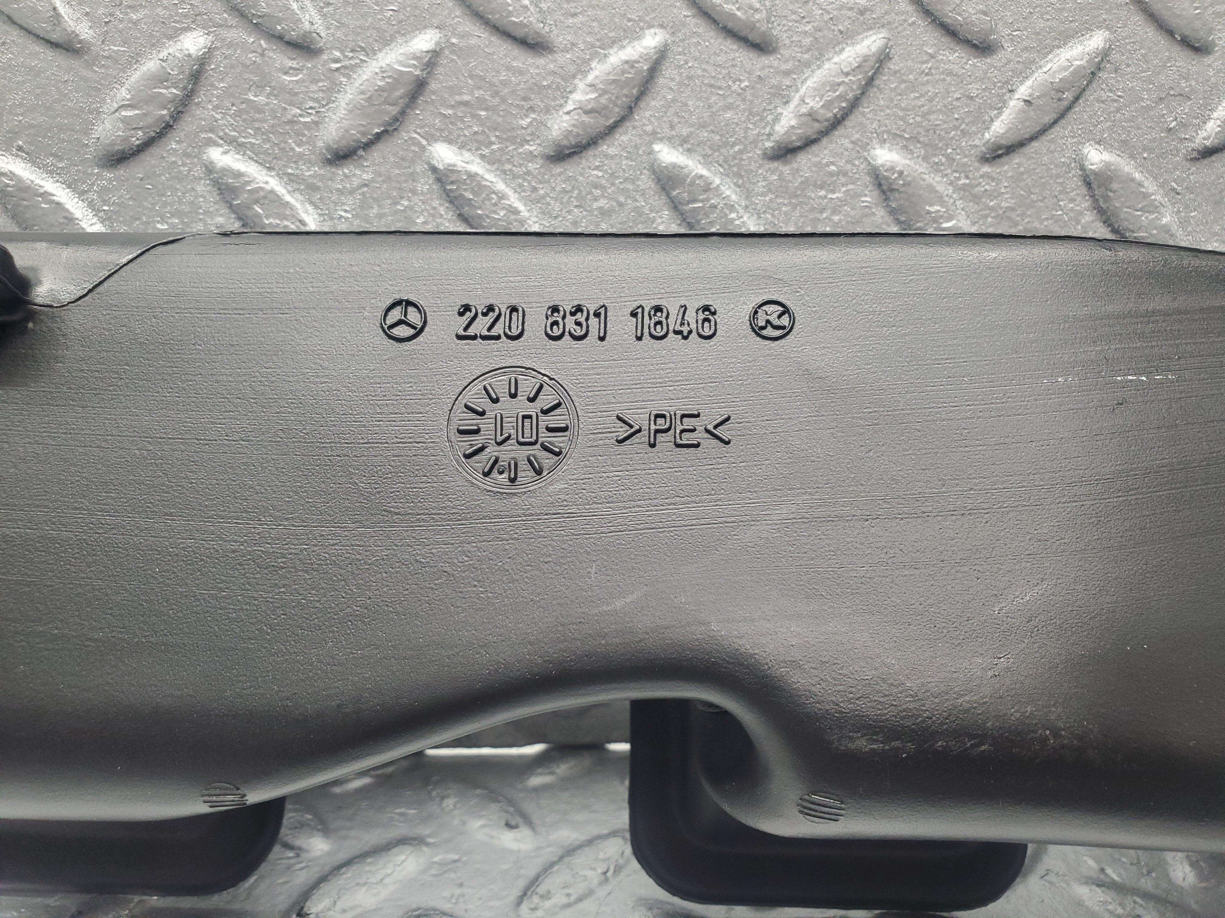 1504 Mercedes-Benz W220 S430 Air Duct Pipe 2208311846