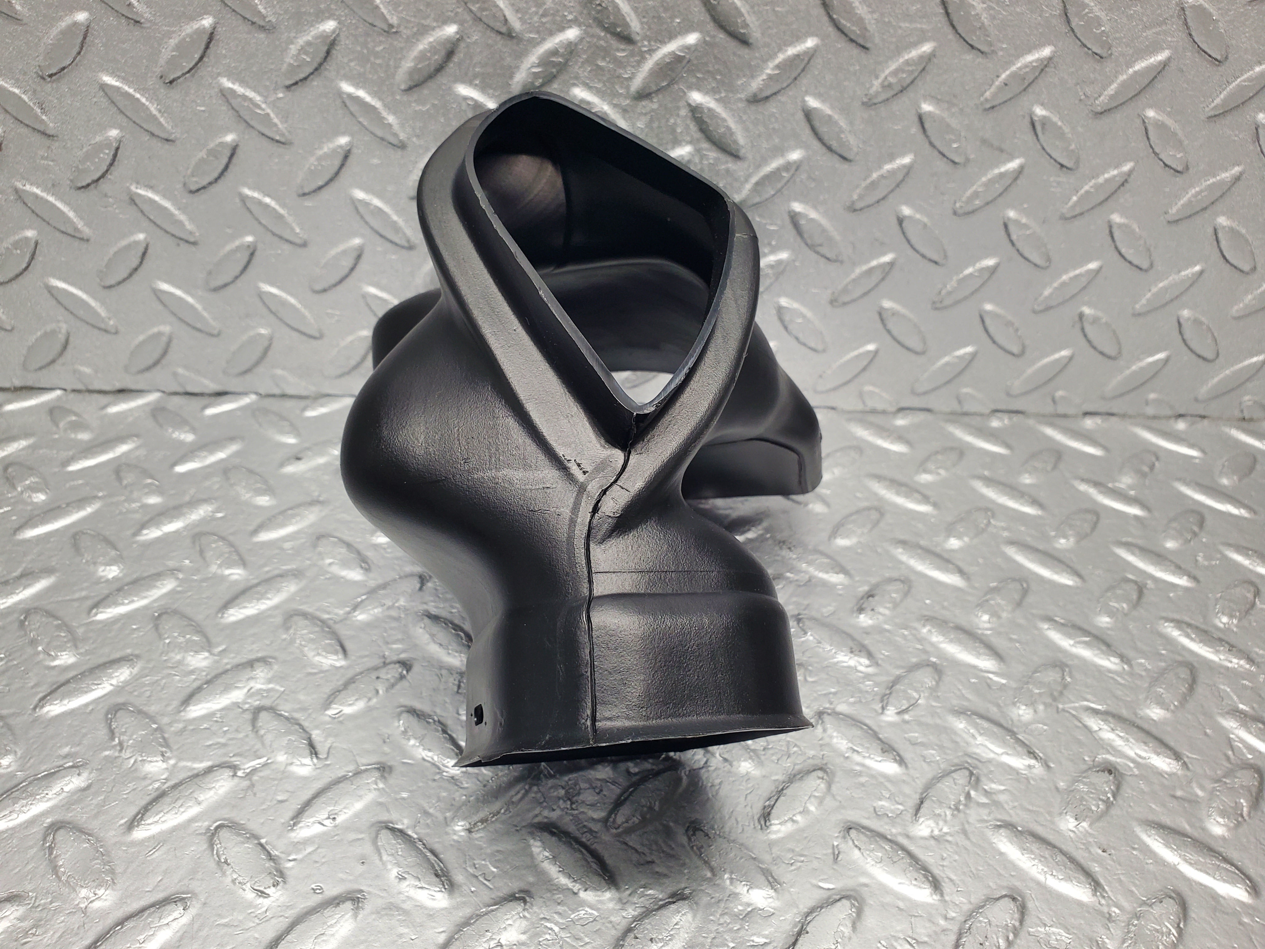 1505 Mercedes-Benz W220 S430 Air Duct Pipe 2208310846