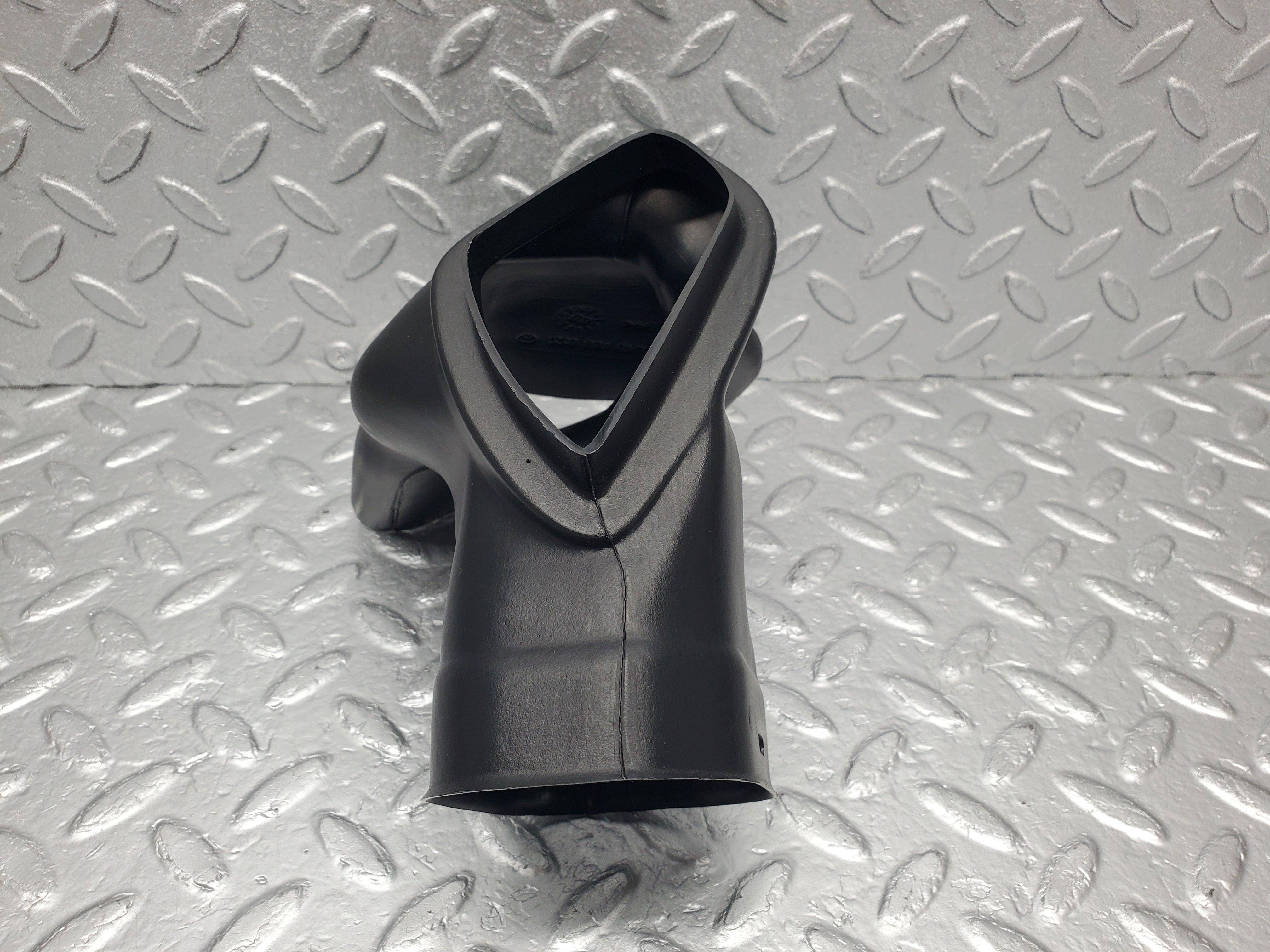 1506 Mercedes-Benz W220 S430 Air Duct Pipe 2208310746