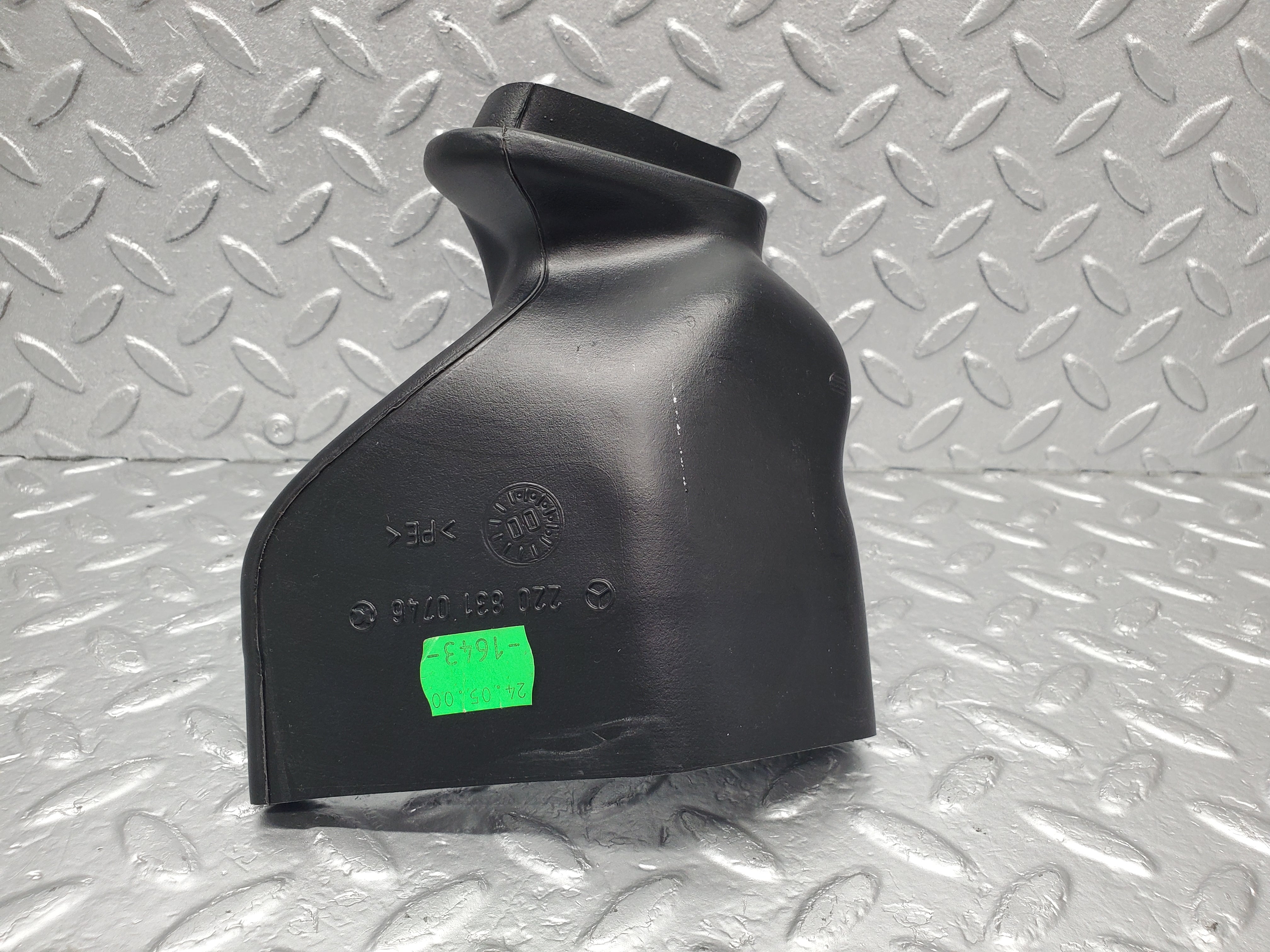 1506 Mercedes-Benz W220 S430 Air Duct Pipe 2208310746