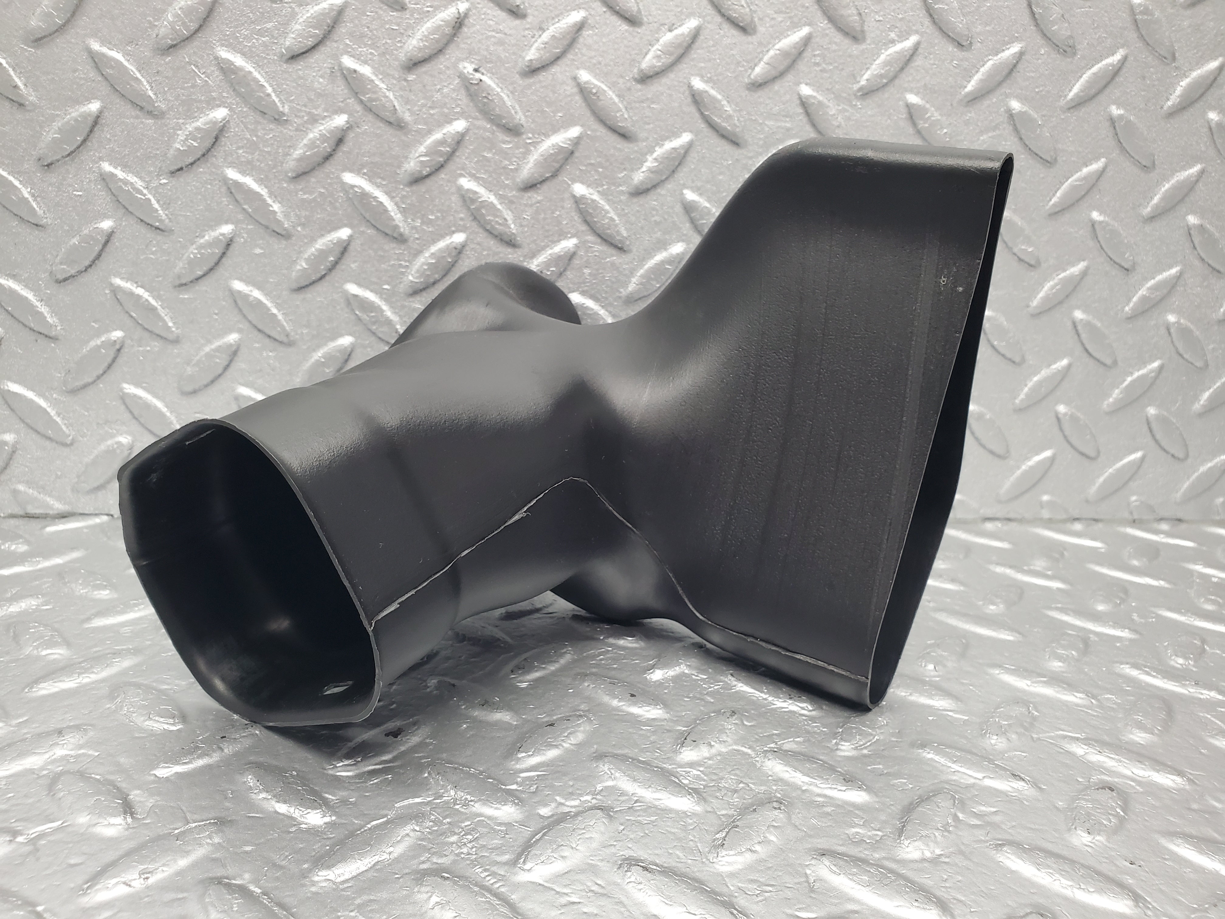 1506 Mercedes-Benz W220 S430 Air Duct Pipe 2208310746