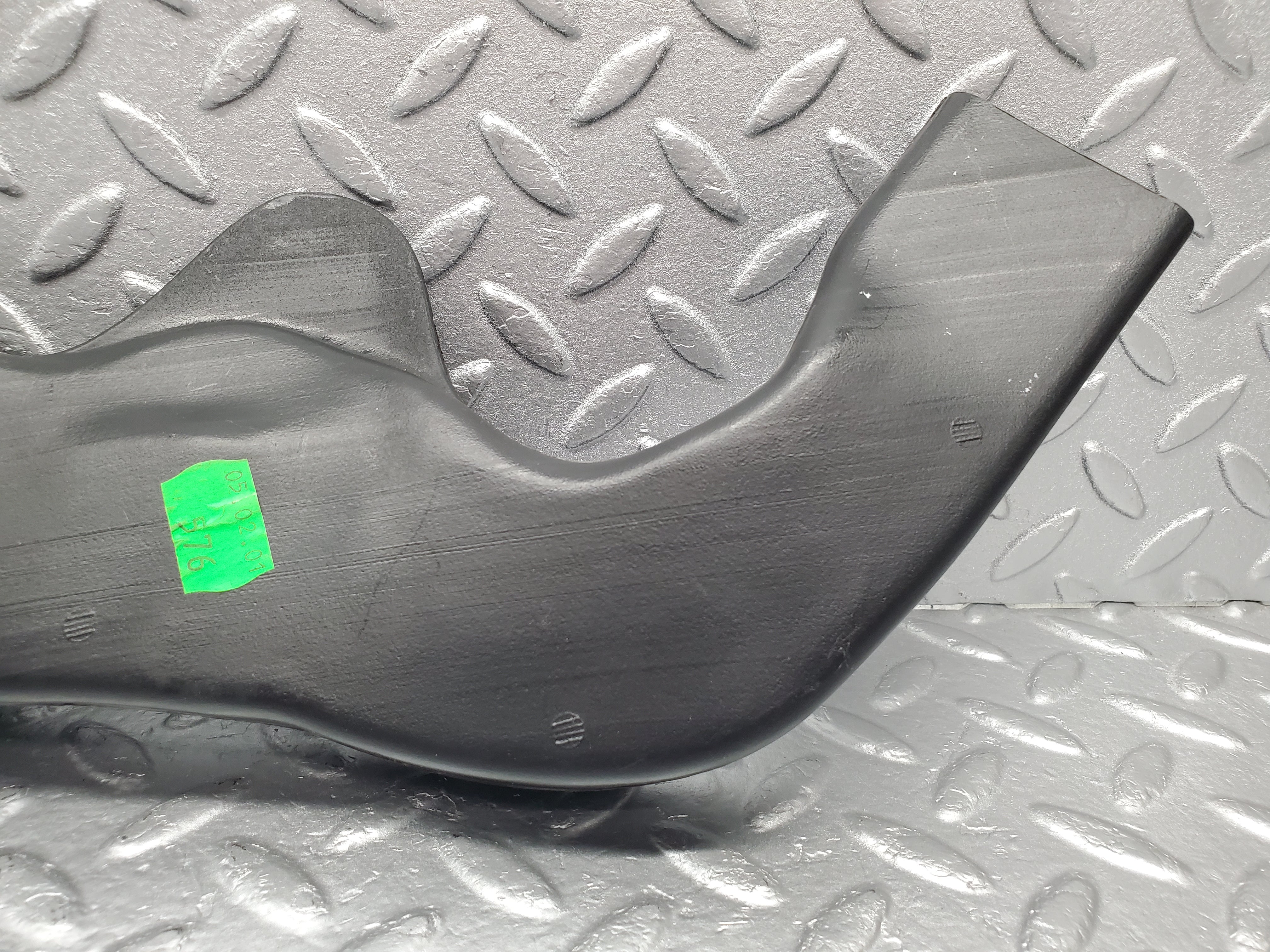 1507 Mercedes-Benz W220 S430 Air Guide Duct Pipe 2208311446