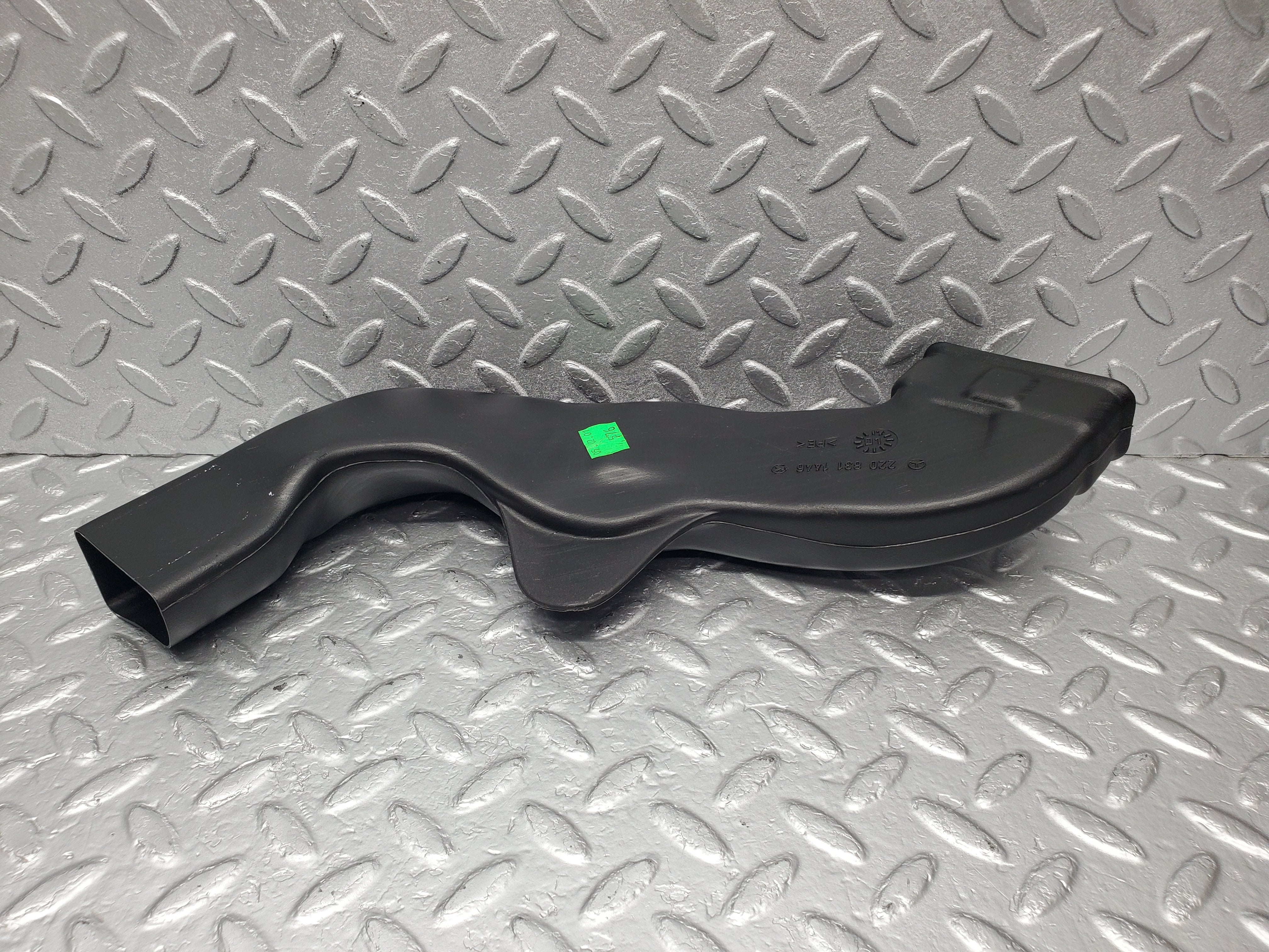 1507 Mercedes-Benz W220 S430 Air Guide Duct Pipe 2208311446