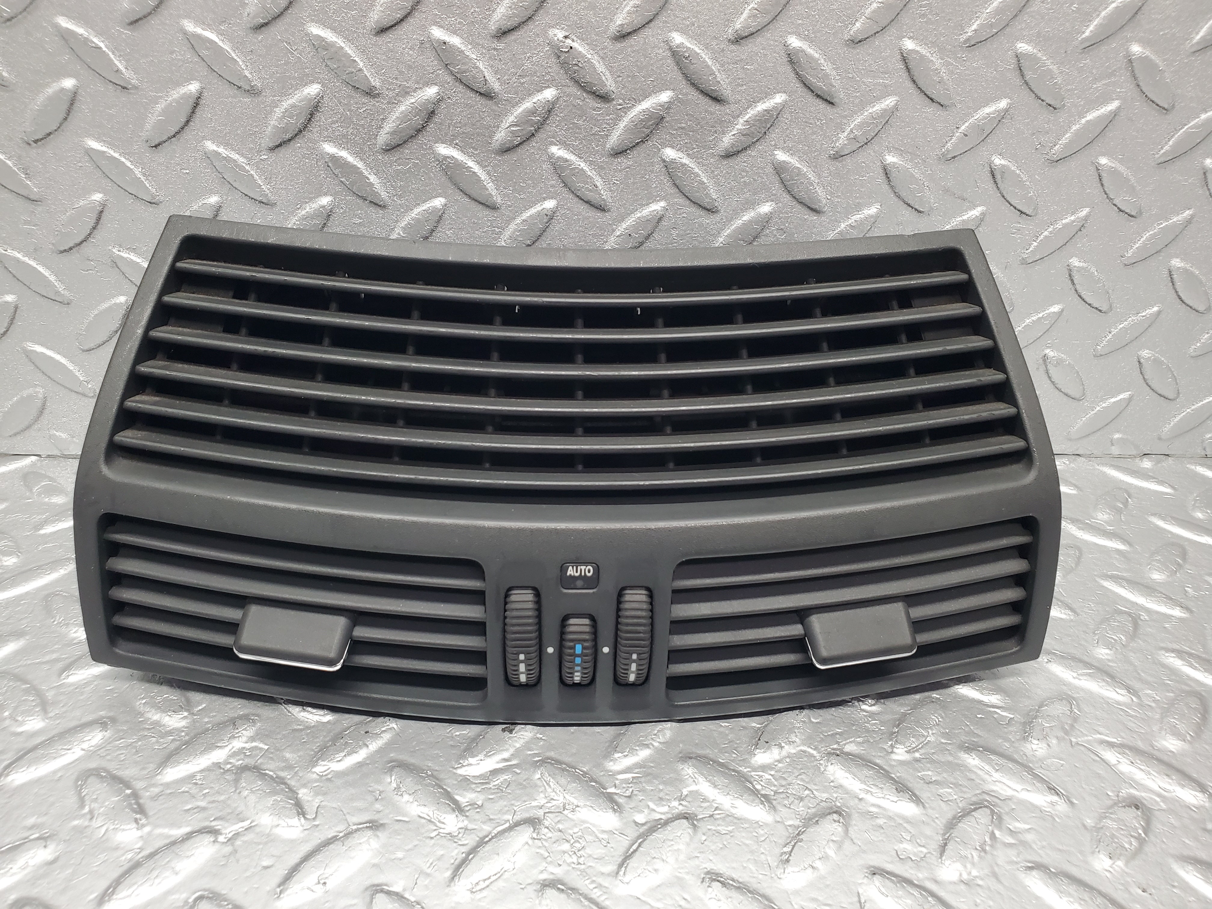 1508 Mercedes-Benz W220 S430 Dashboard Centre Air Vent 2208300554