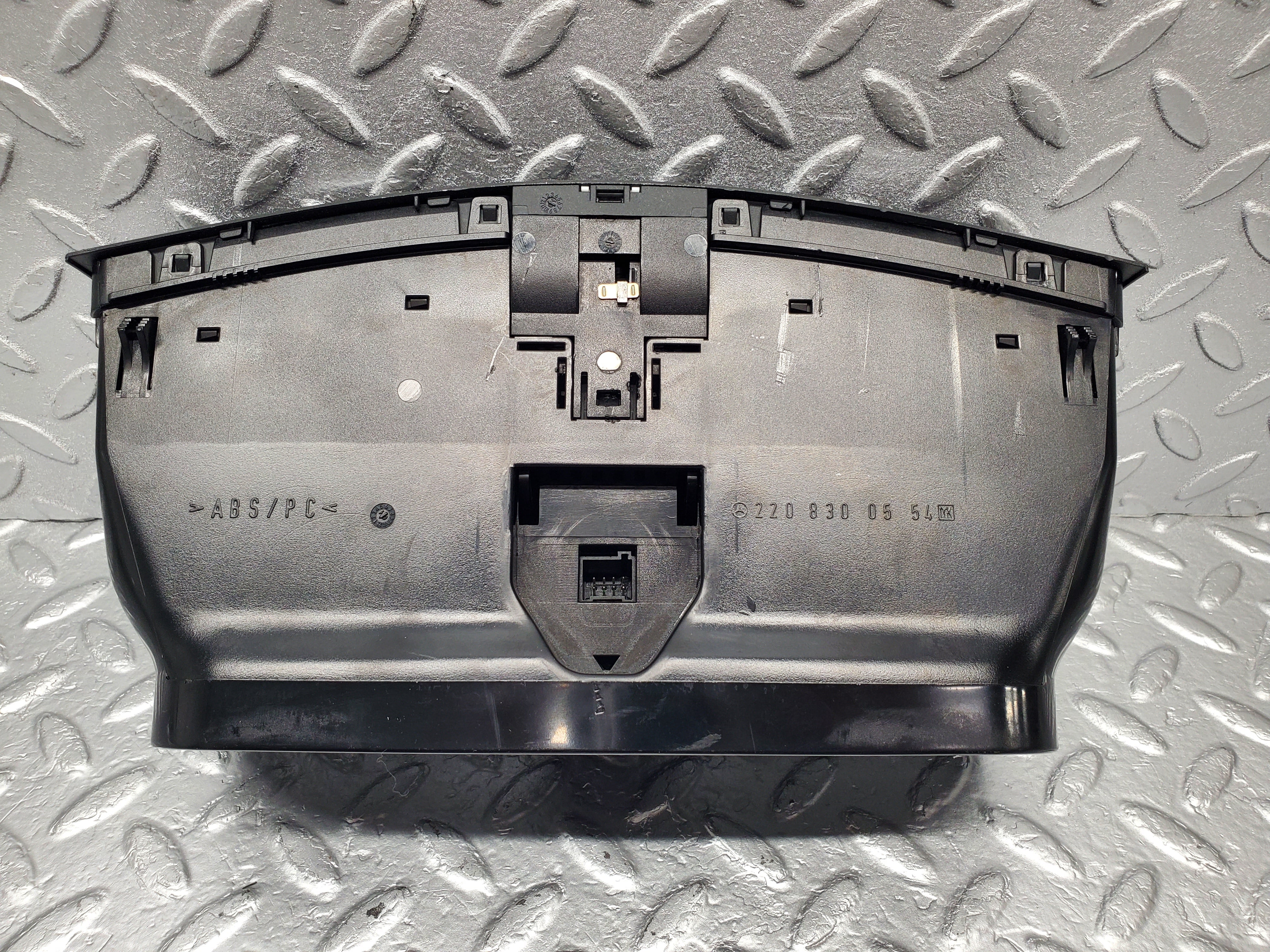 1508 Mercedes-Benz W220 S430 Dashboard Centre Air Vent 2208300554