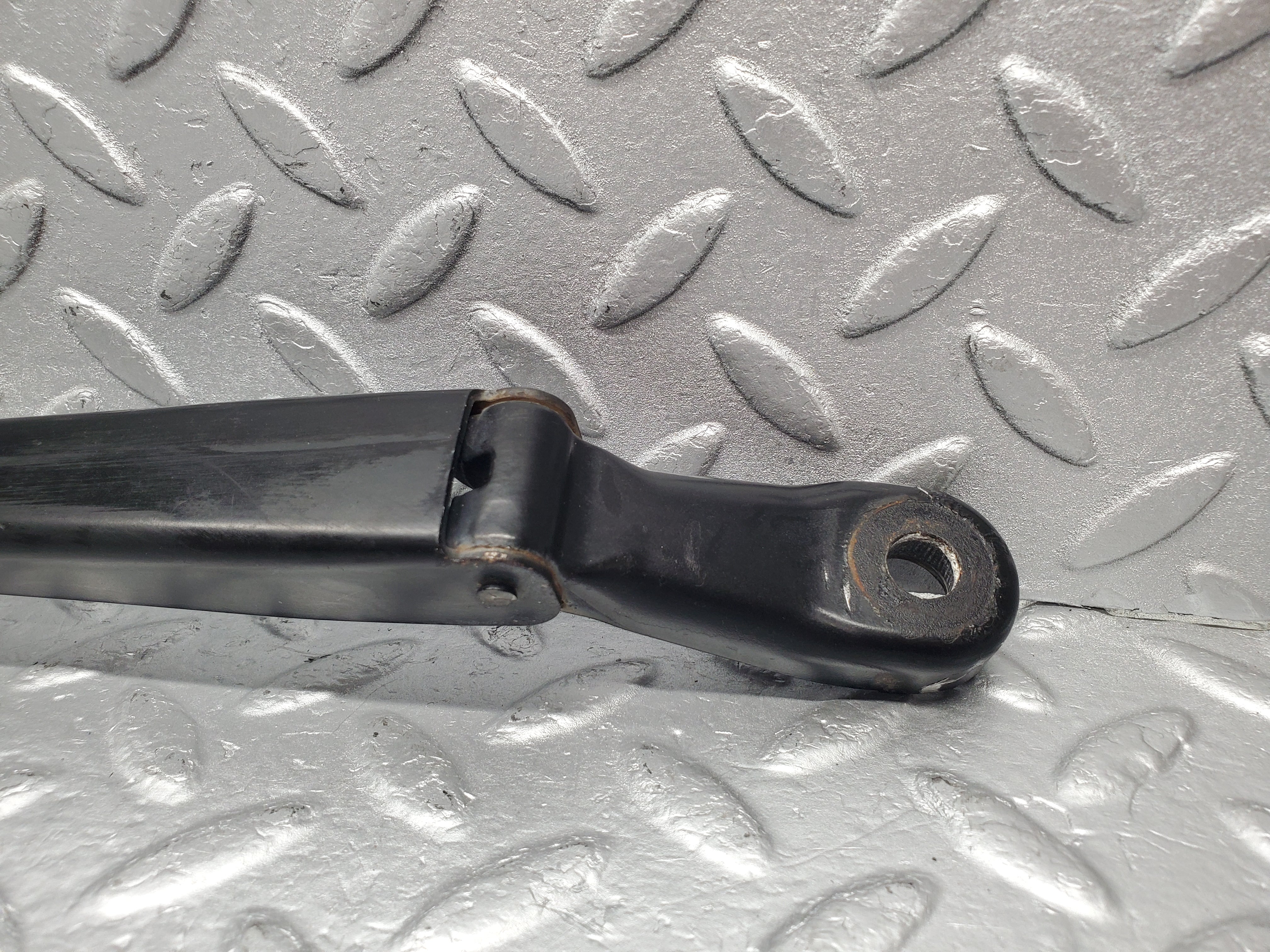 1513 Mercedes-Benz W220 S430 Wiper Arm Right Side 2208201844
