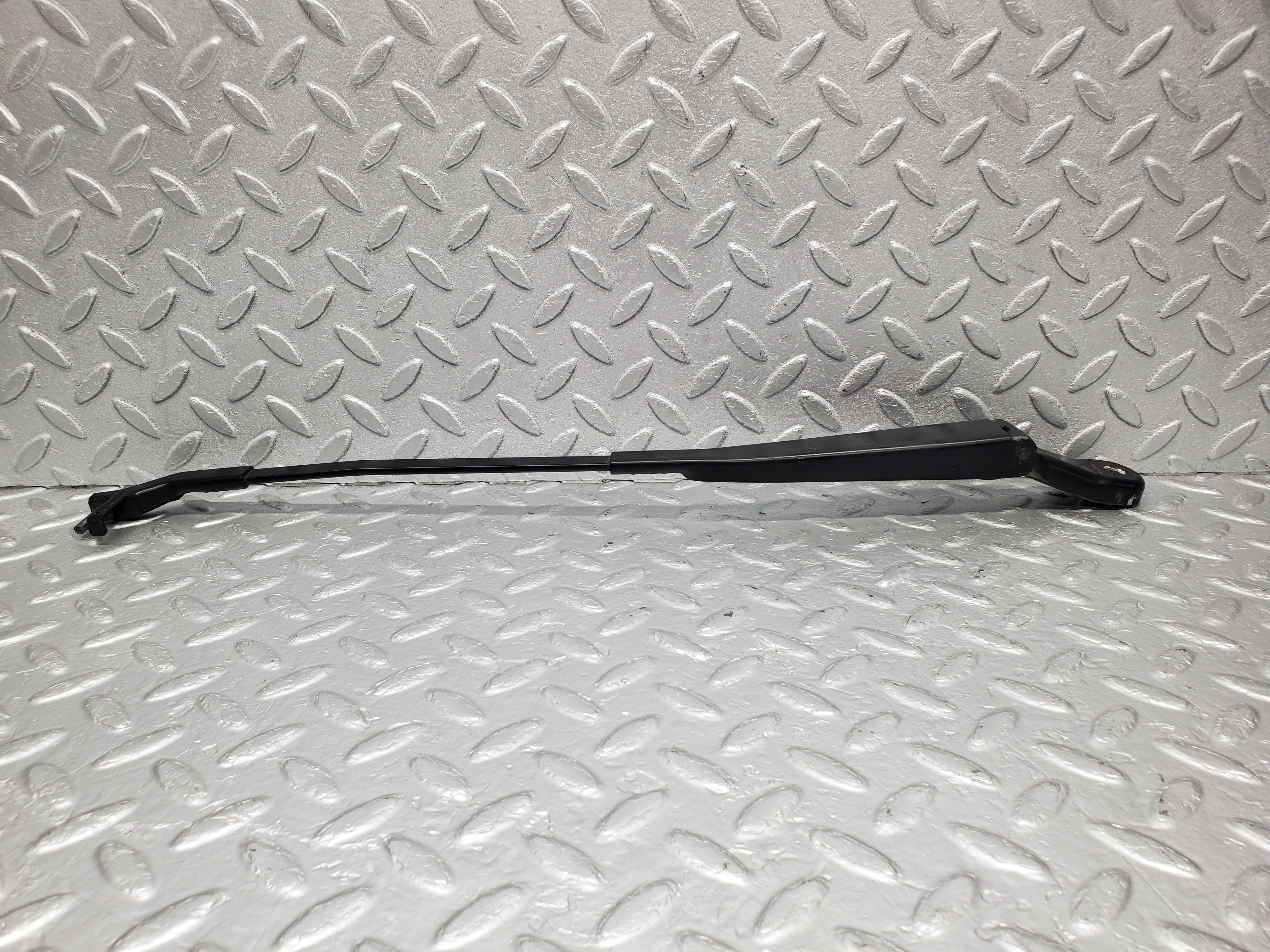1513 Mercedes-Benz W220 S430 Wiper Arm Right Side 2208201844