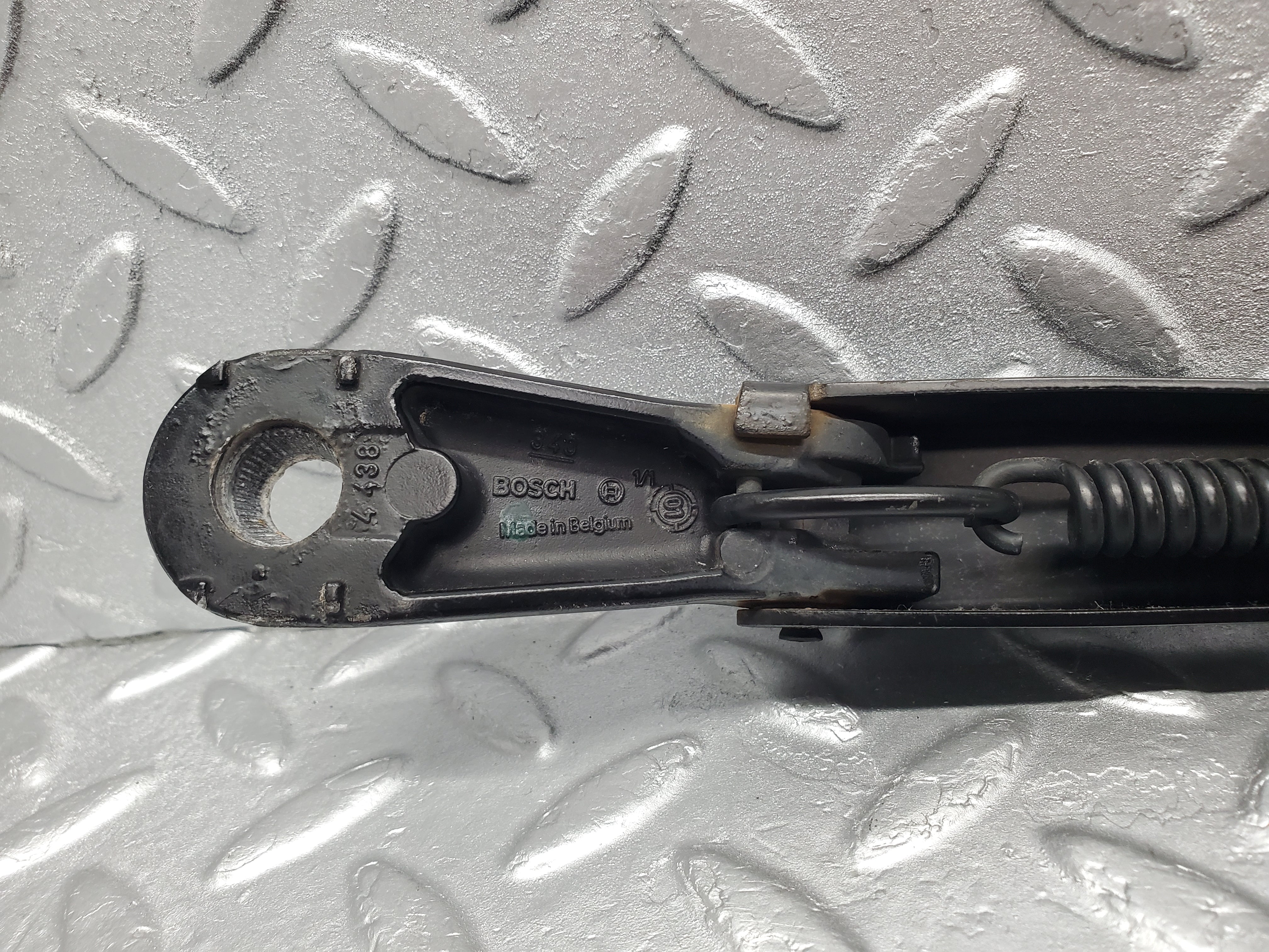 1513 Mercedes-Benz W220 S430 Wiper Arm Right Side 2208201844