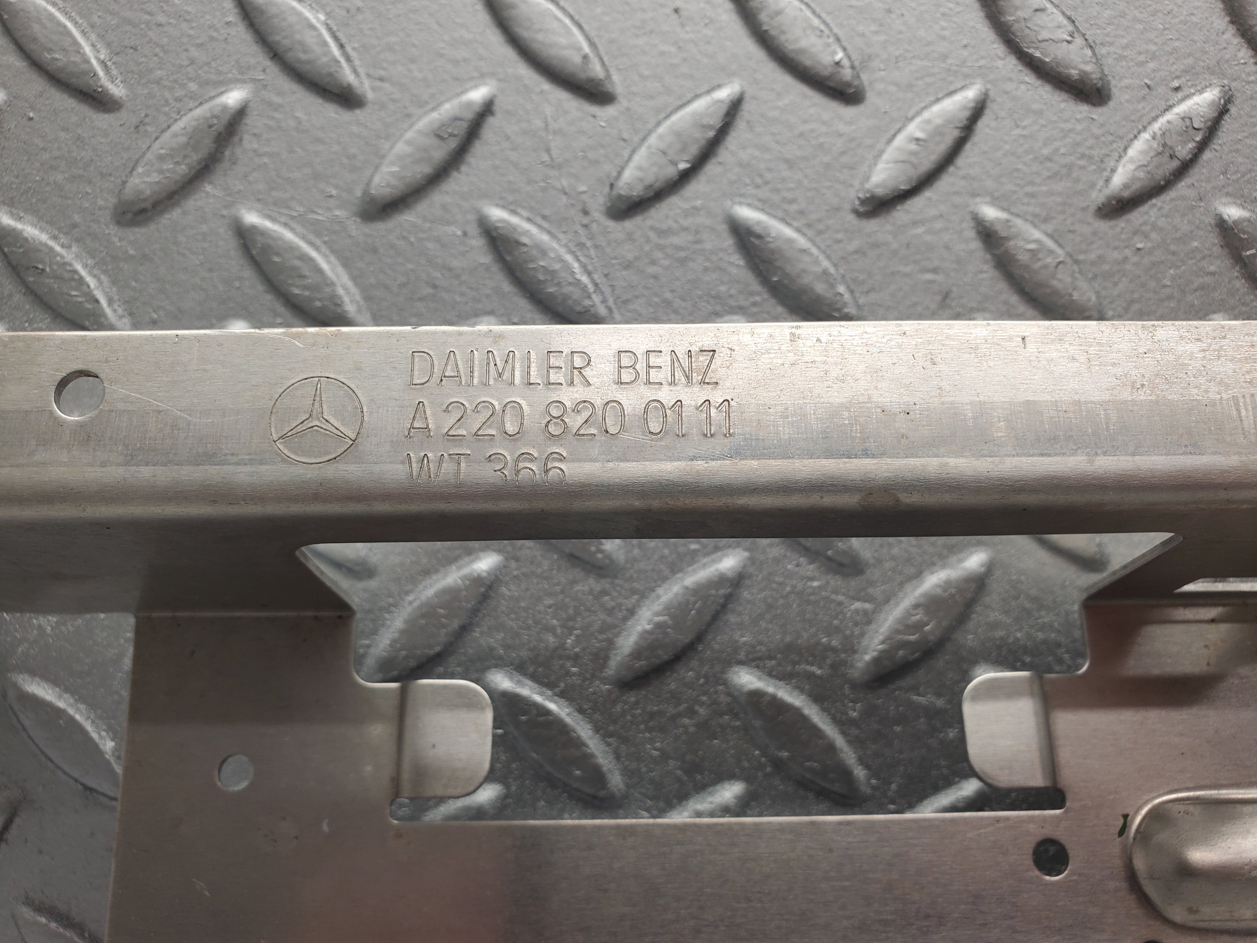 1514 Mercedes-Benz W220 S430 Rear Seat Control Module Bracket 2208200111