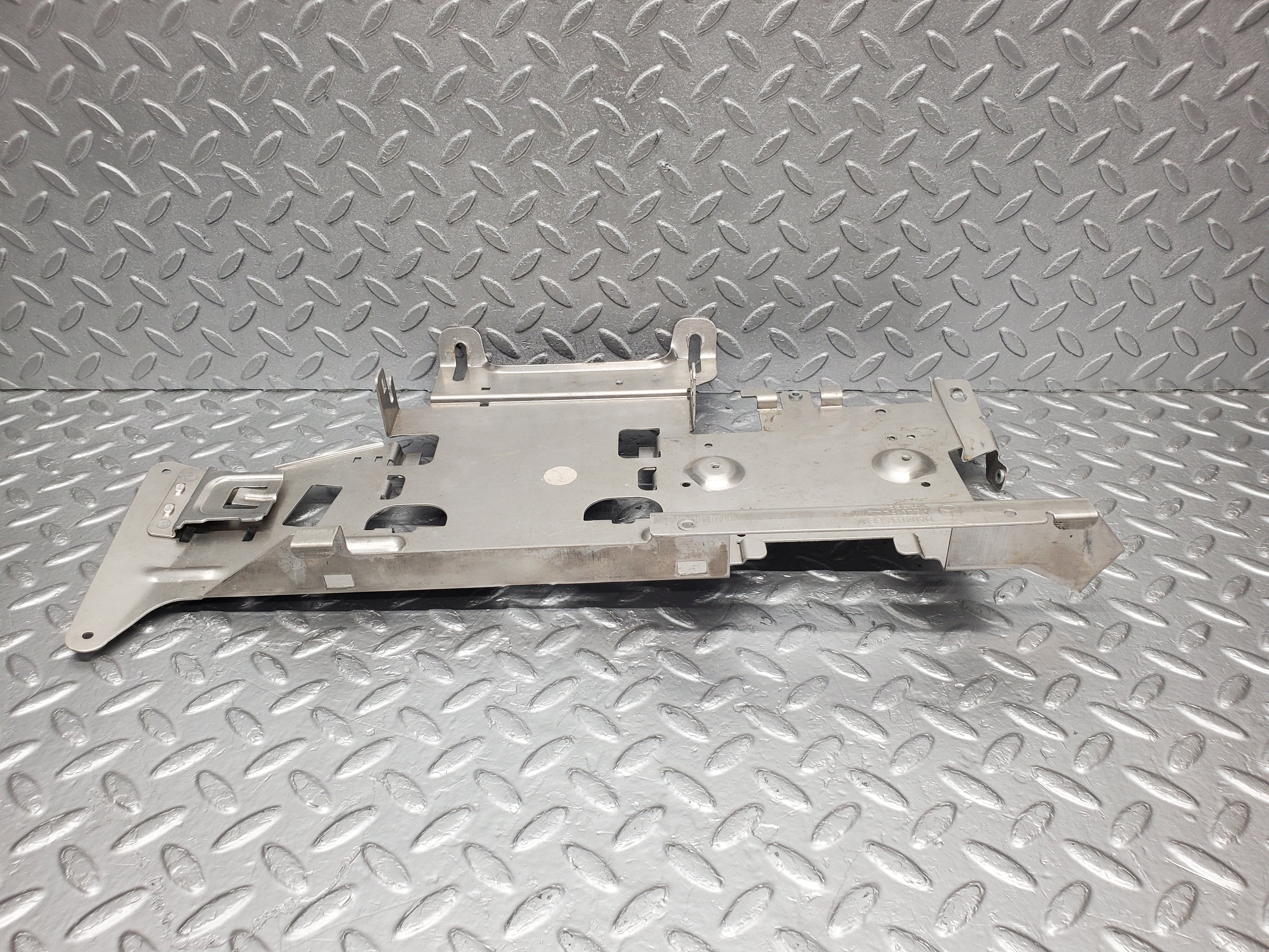 1514 Mercedes-Benz W220 S430 Rear Seat Control Module Bracket 2208200111