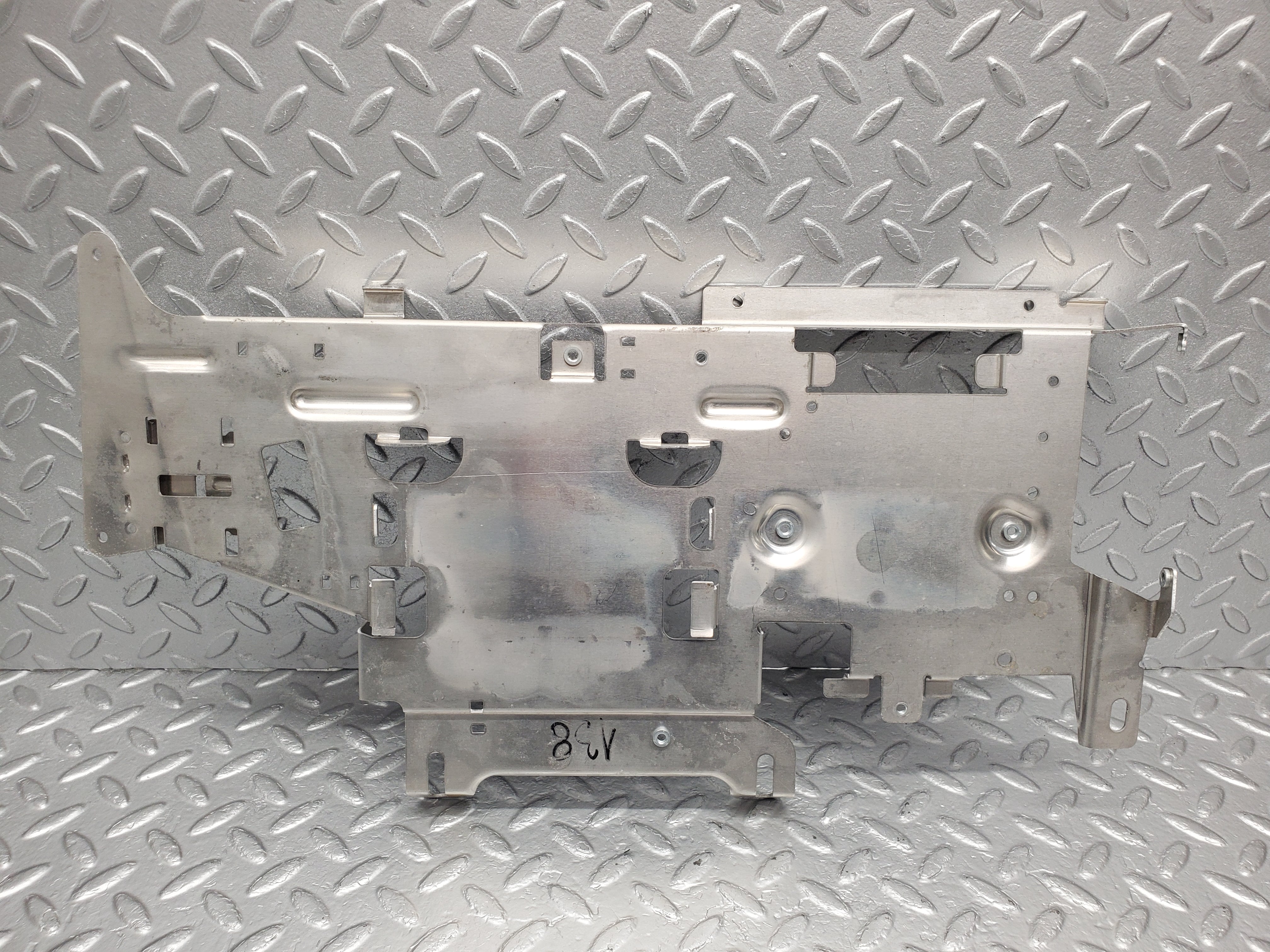 1514 Mercedes-Benz W220 S430 Rear Seat Control Module Bracket 2208200111