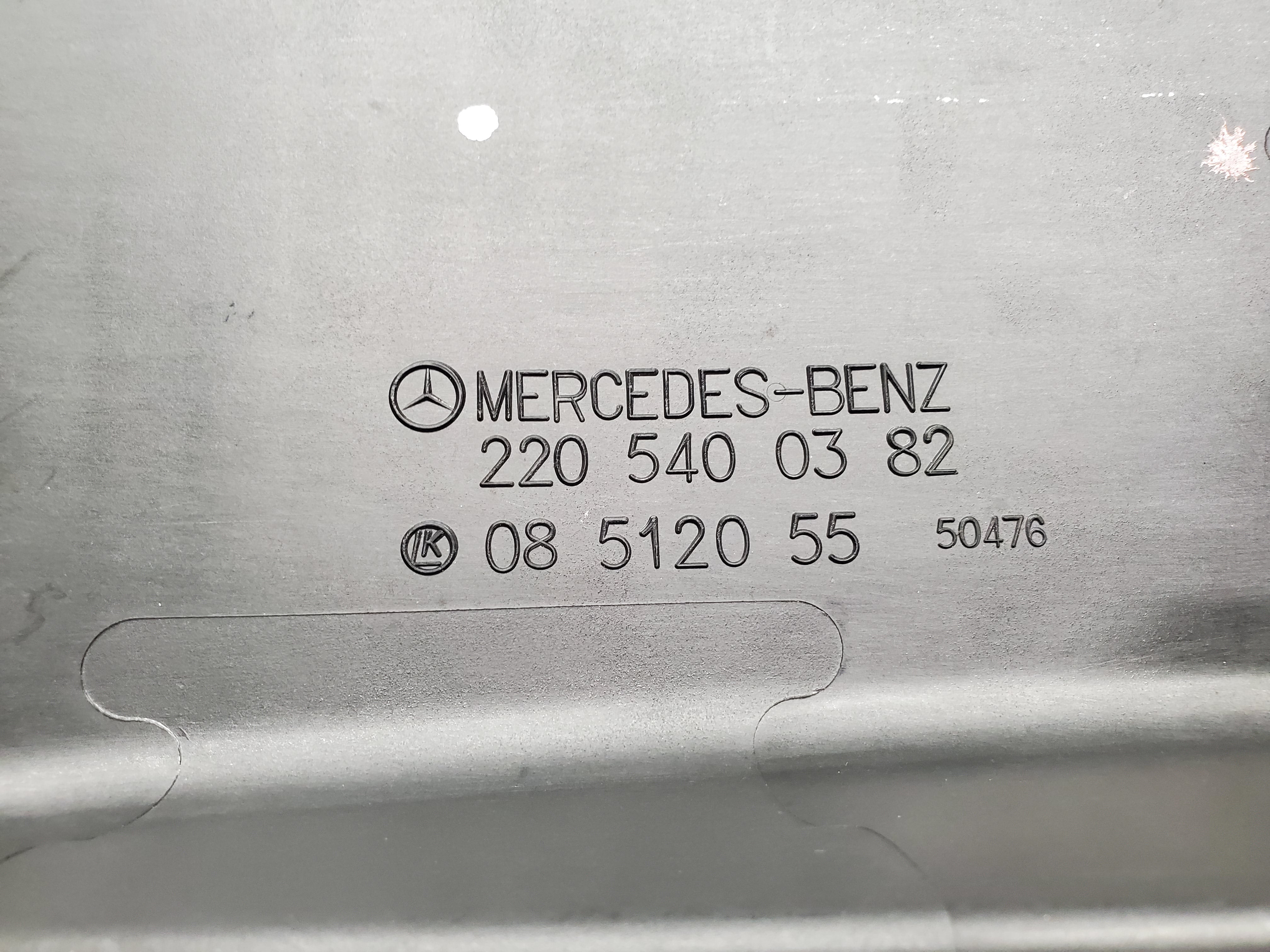 1515 Mercedes-Benz W220 S430 Ecu Fuse Box Cover 2205400382