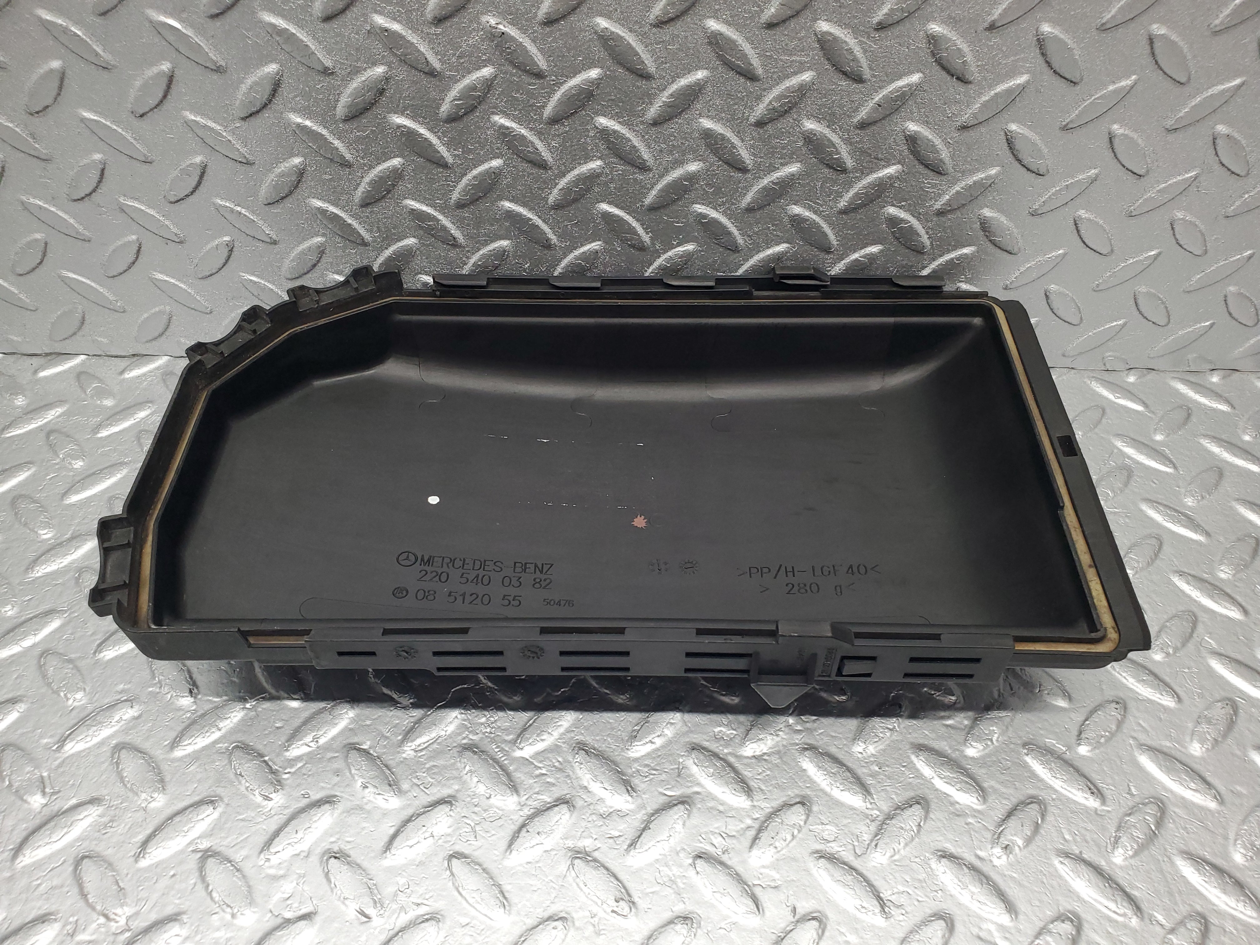 1515 Mercedes-Benz W220 S430 Ecu Fuse Box Cover 2205400382