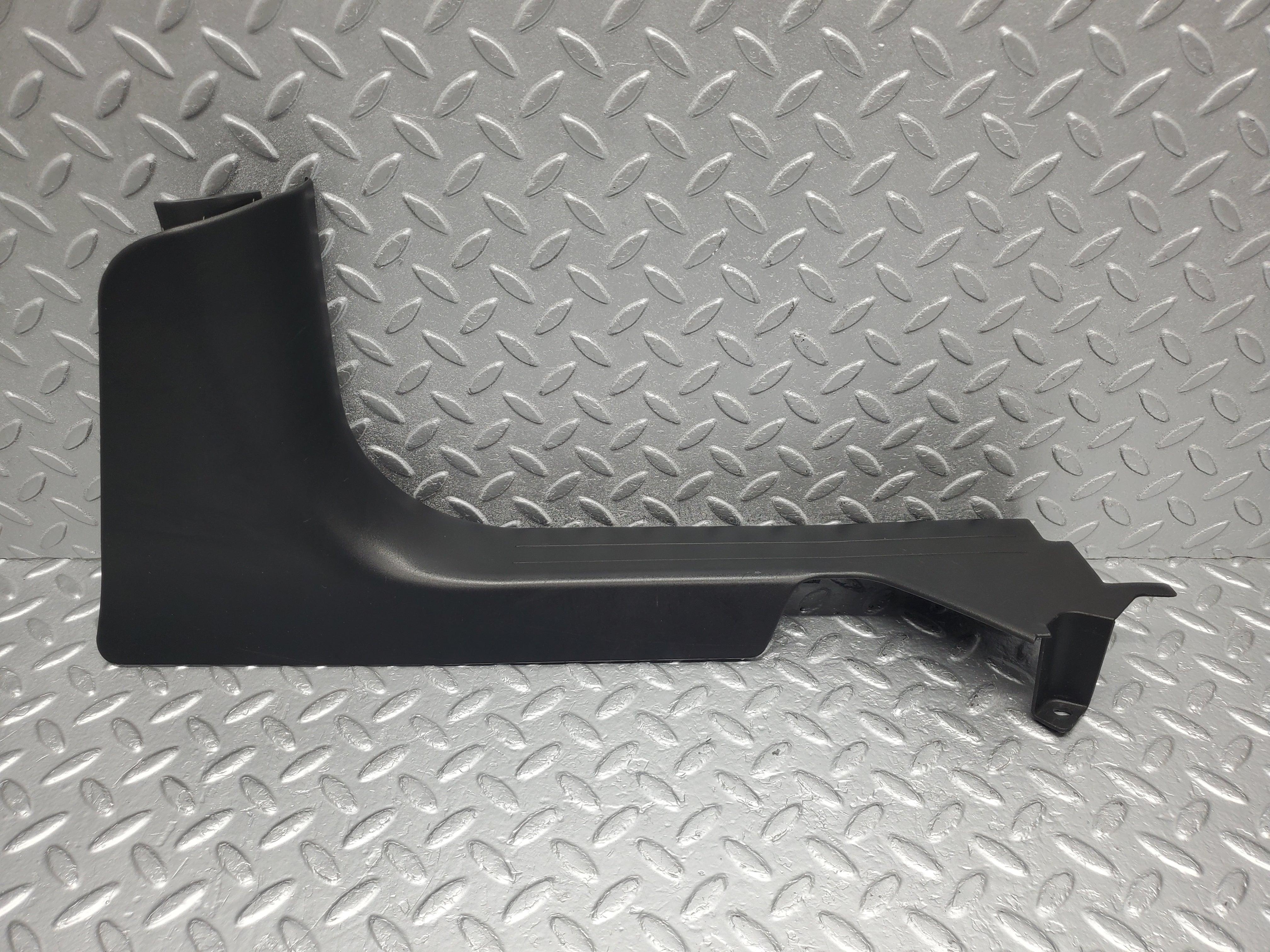 1516 Mercedes-Benz W220 S430 Rear Right Door Sill Cover 2206800435