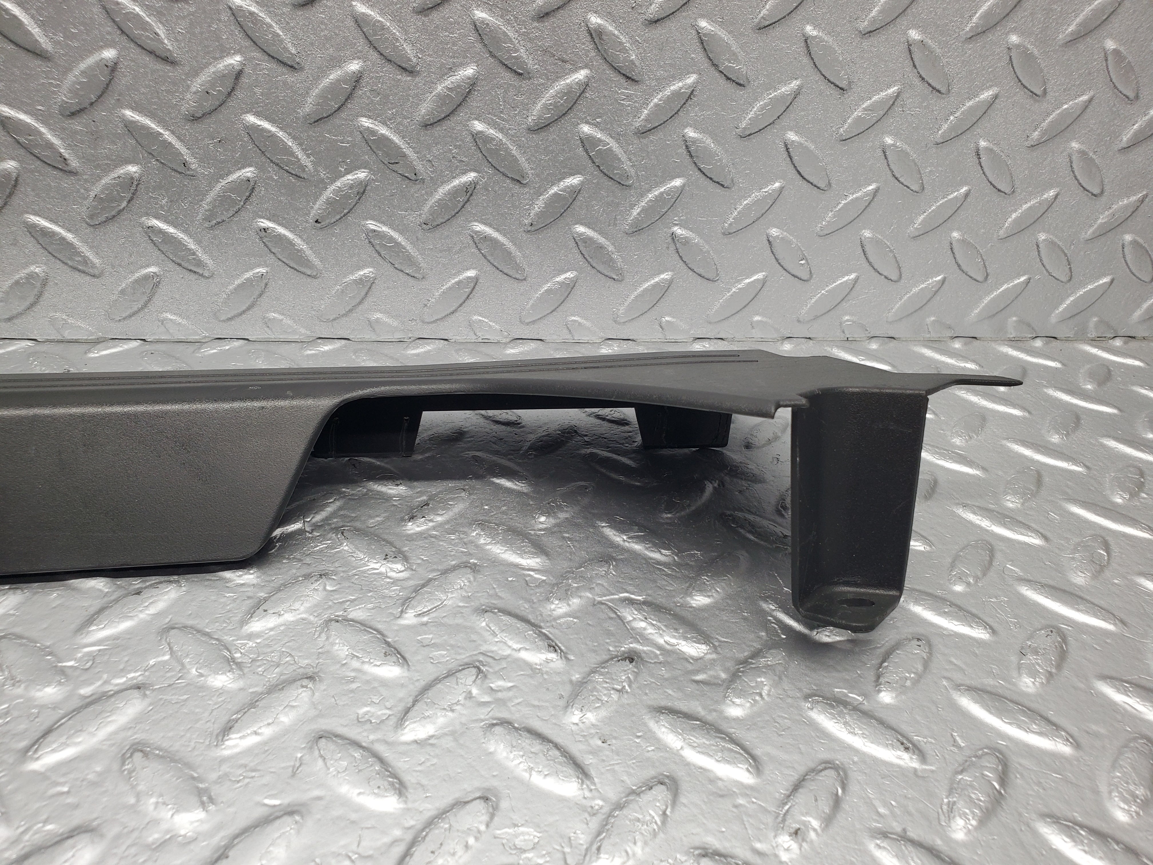 1516 Mercedes-Benz W220 S430 Rear Right Door Sill Cover 2206800435