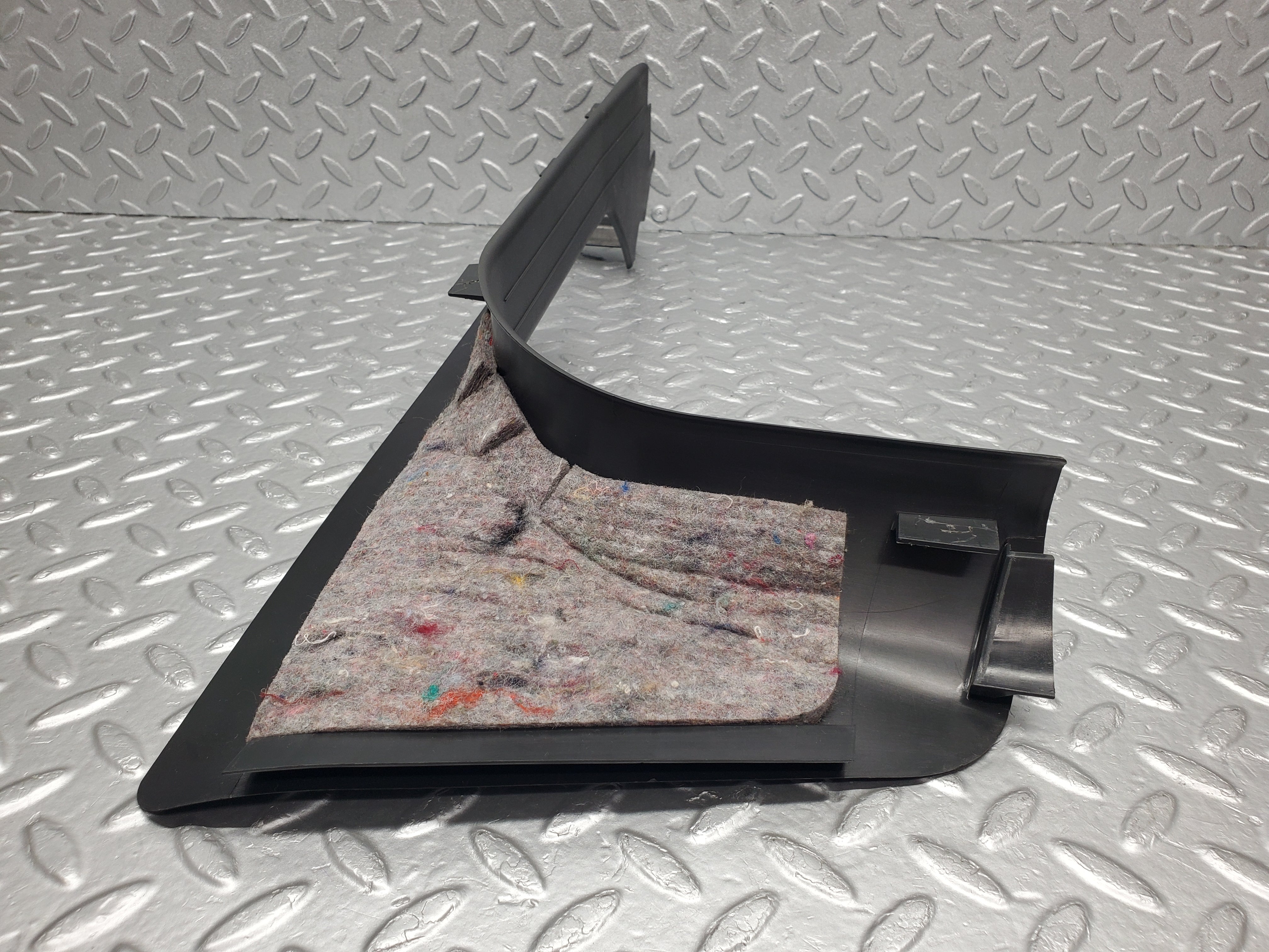 1516 Mercedes-Benz W220 S430 Rear Right Door Sill Cover 2206800435