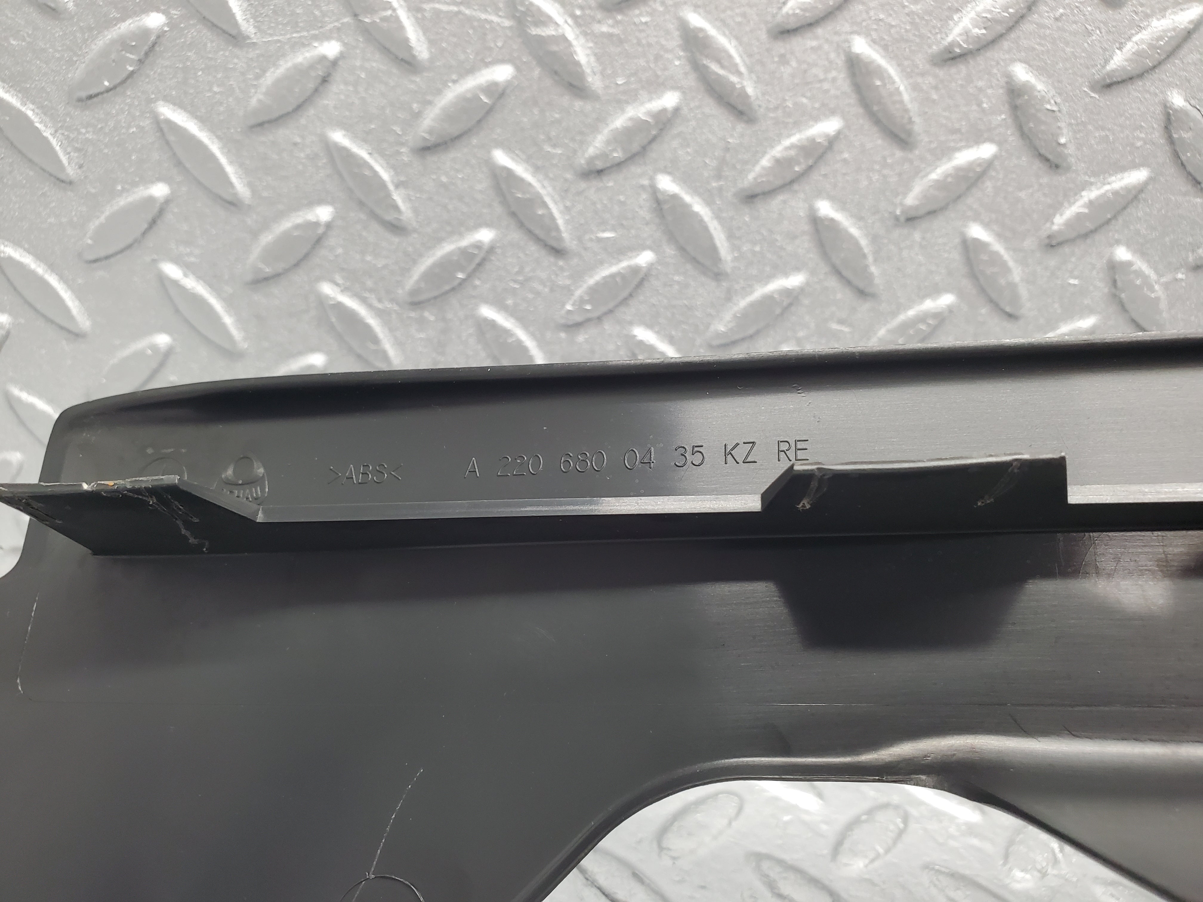 1516 Mercedes-Benz W220 S430 Rear Right Door Sill Cover 2206800435