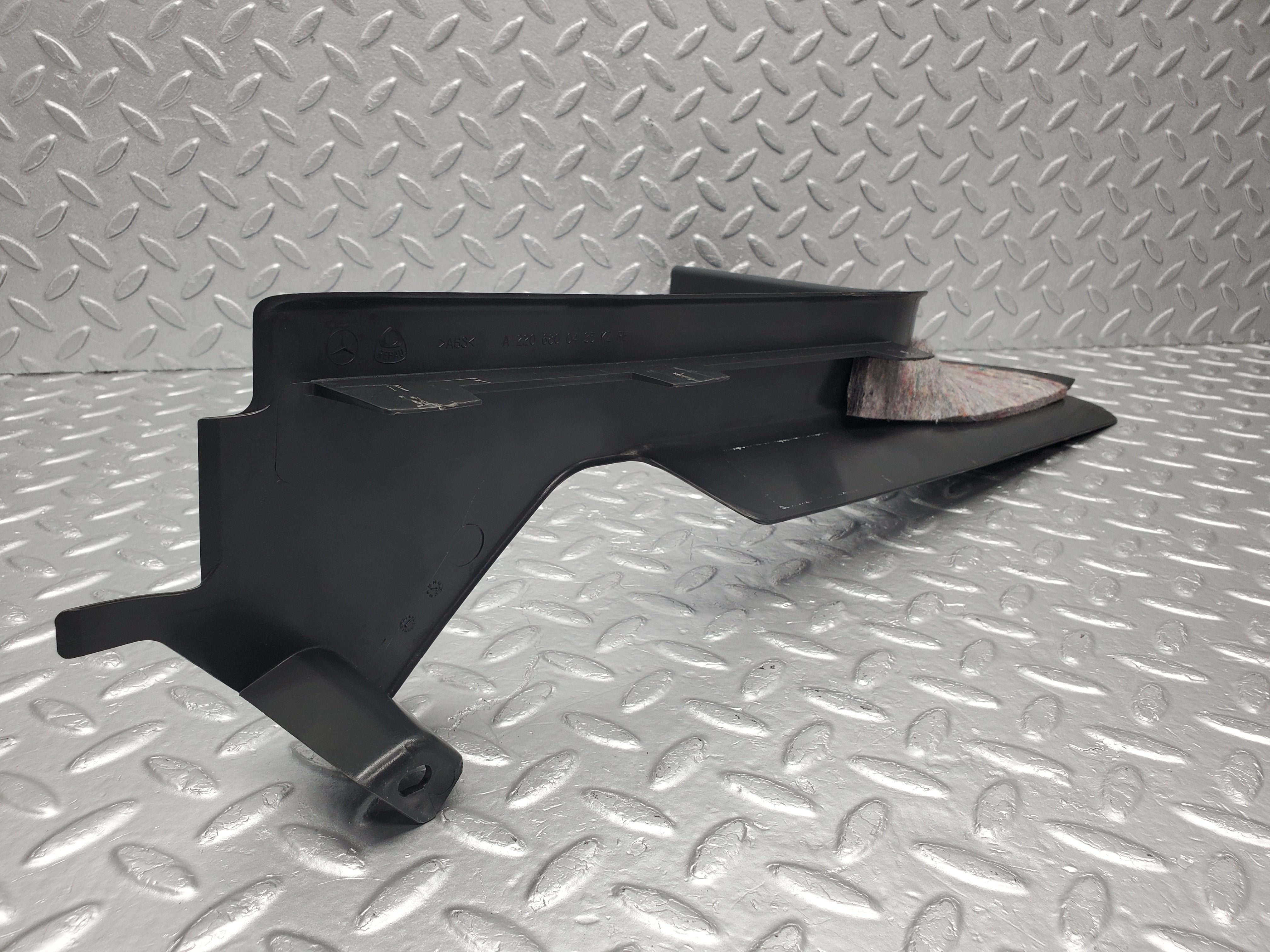 1516 Mercedes-Benz W220 S430 Rear Right Door Sill Cover 2206800435