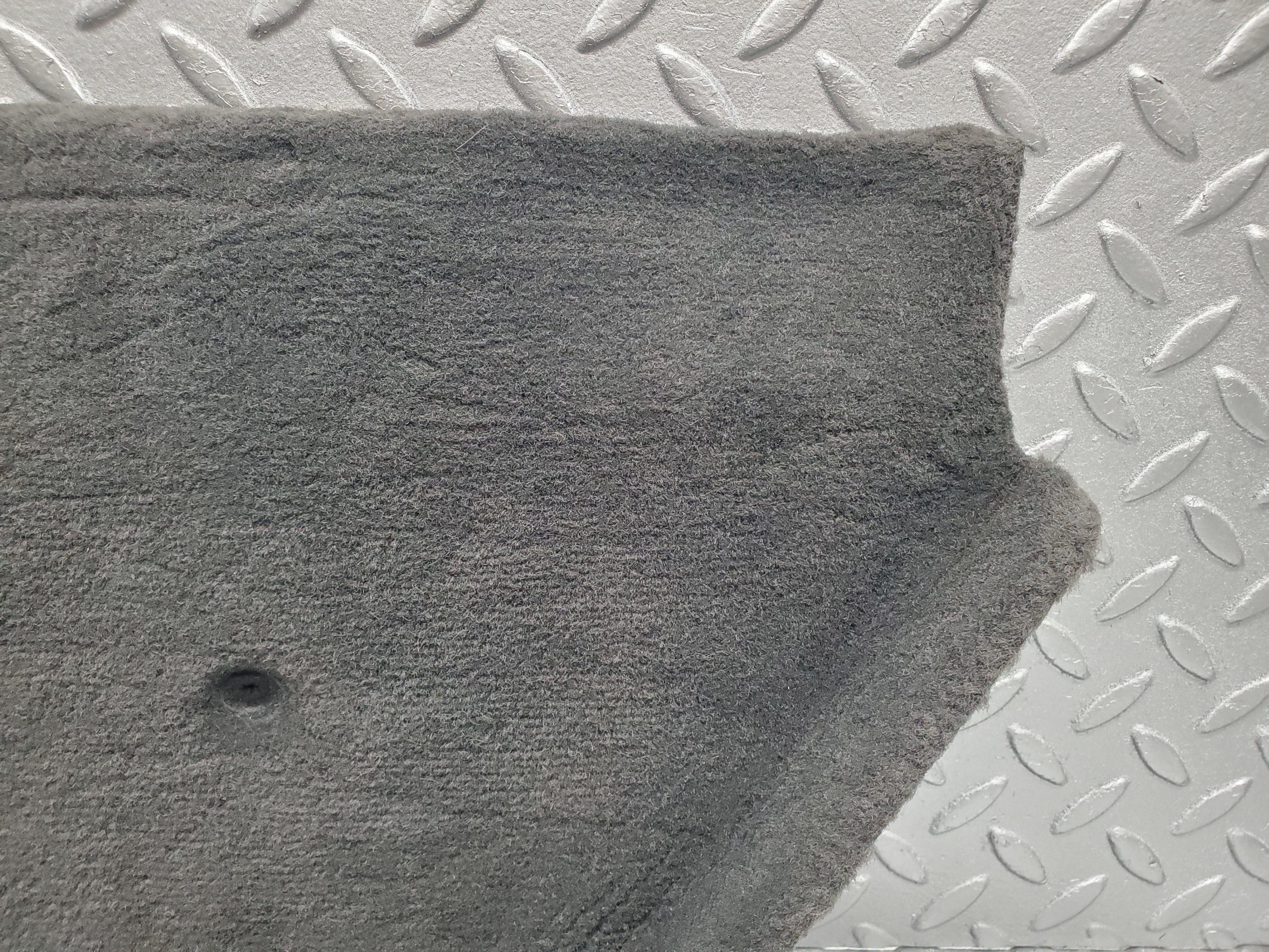 1517 Mercedes-Benz W220 S430 Front Left Kick Panel 2206800380