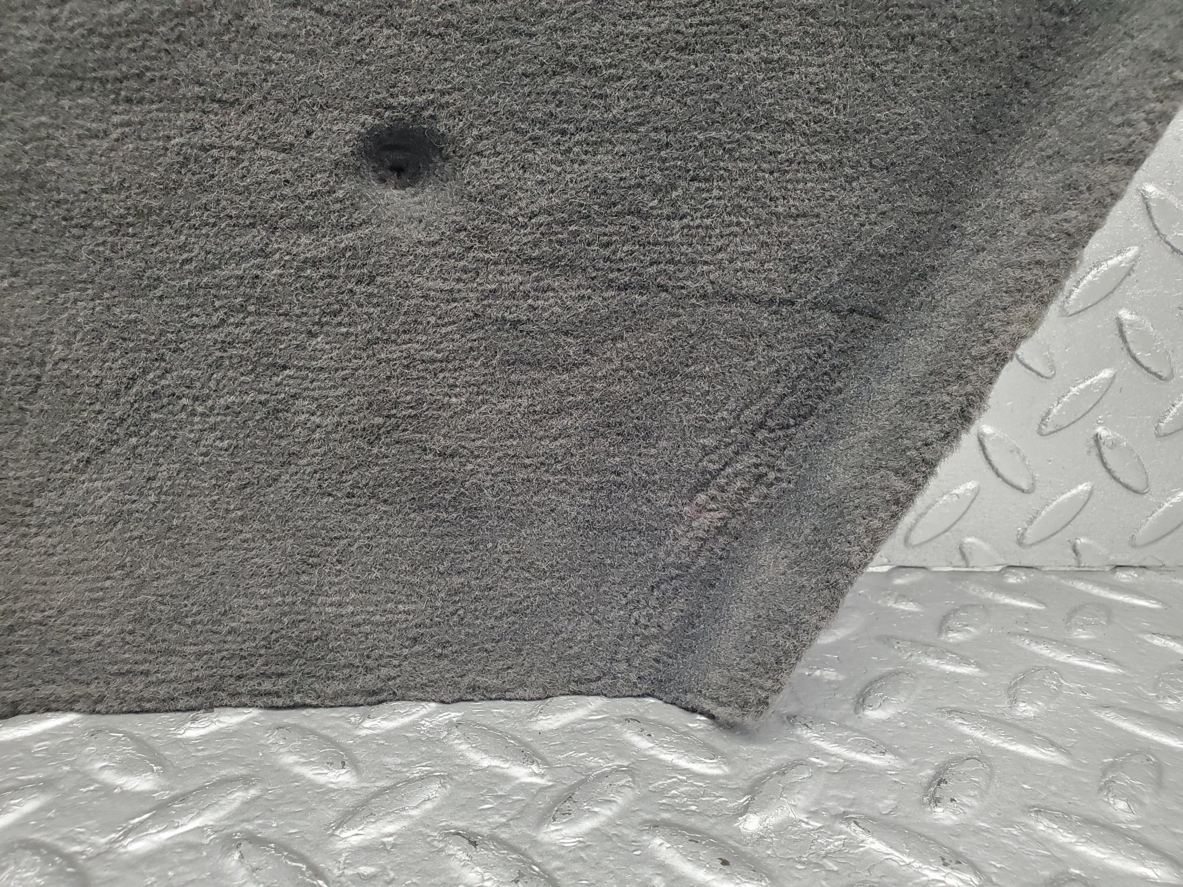 1517 Mercedes-Benz W220 S430 Front Left Kick Panel 2206800380