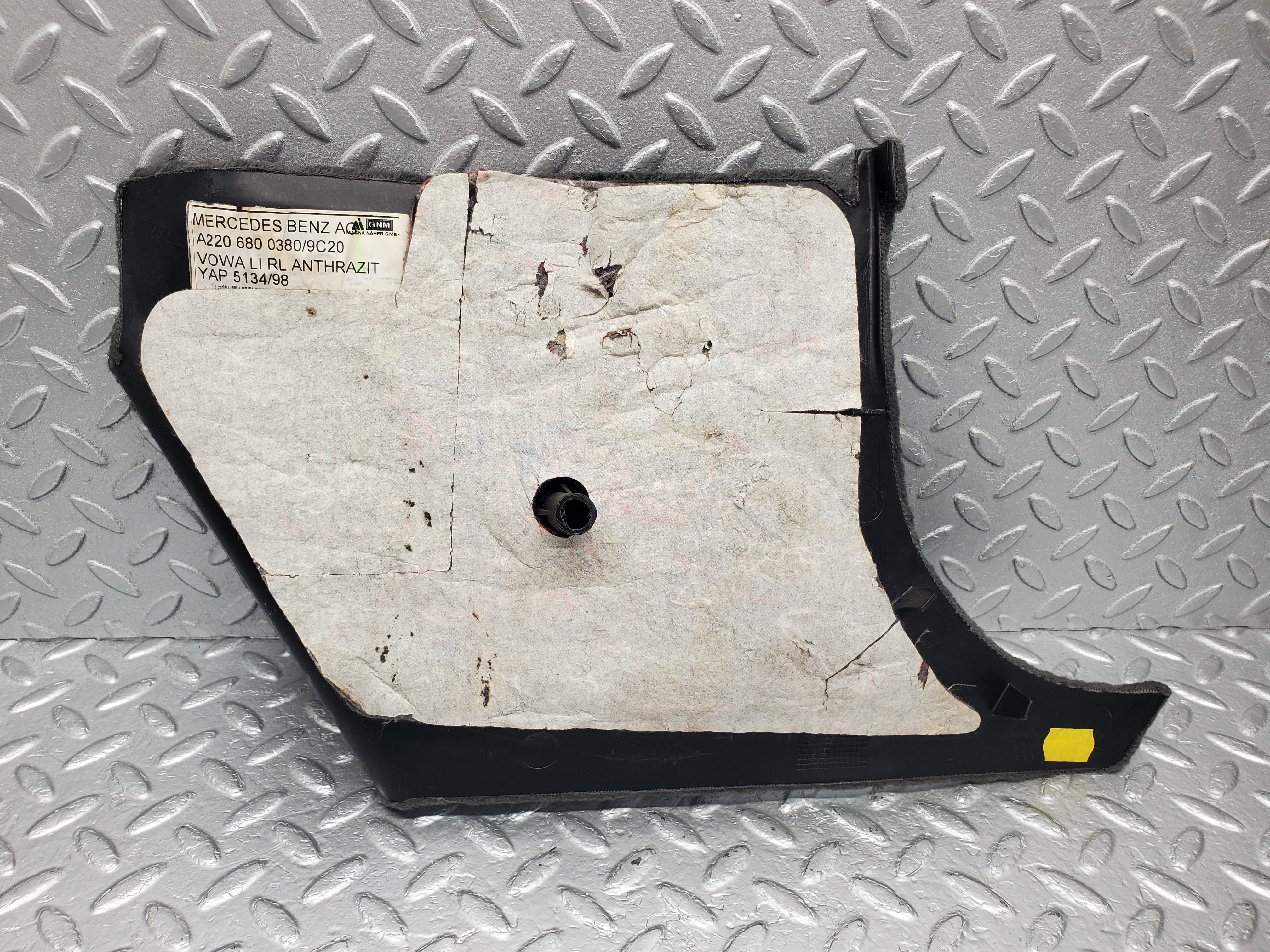 1517 Mercedes-Benz W220 S430 Front Left Kick Panel 2206800380