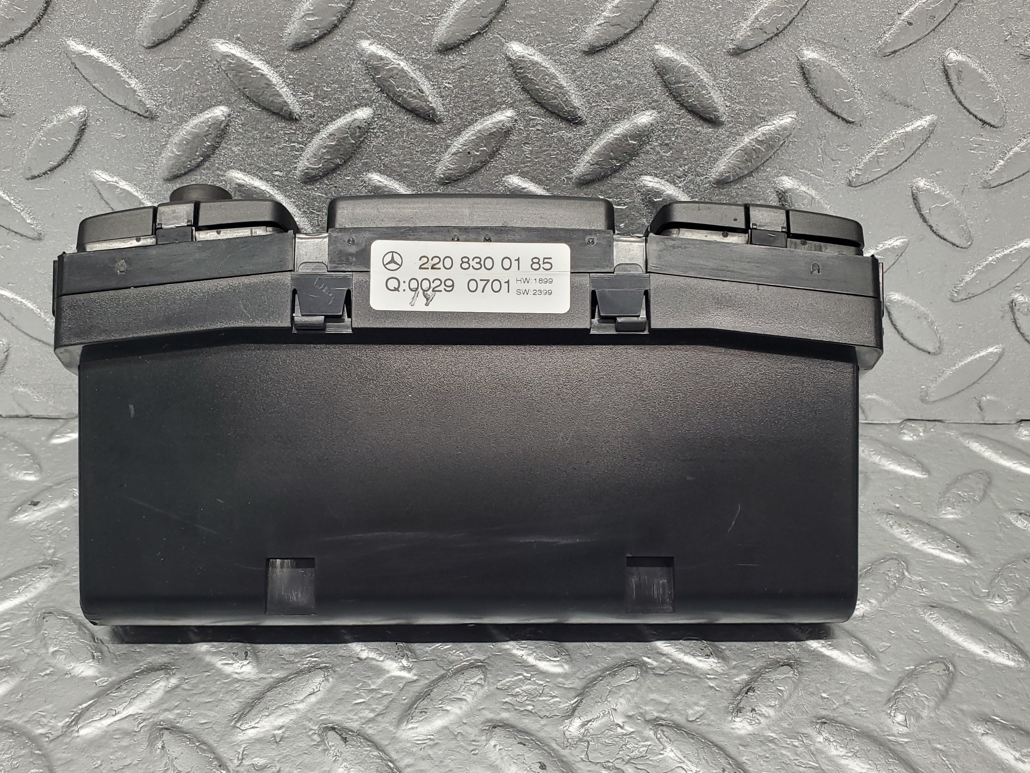 1518 Mercedes-Benz W220 S430 Heater Control Panel 2208300185