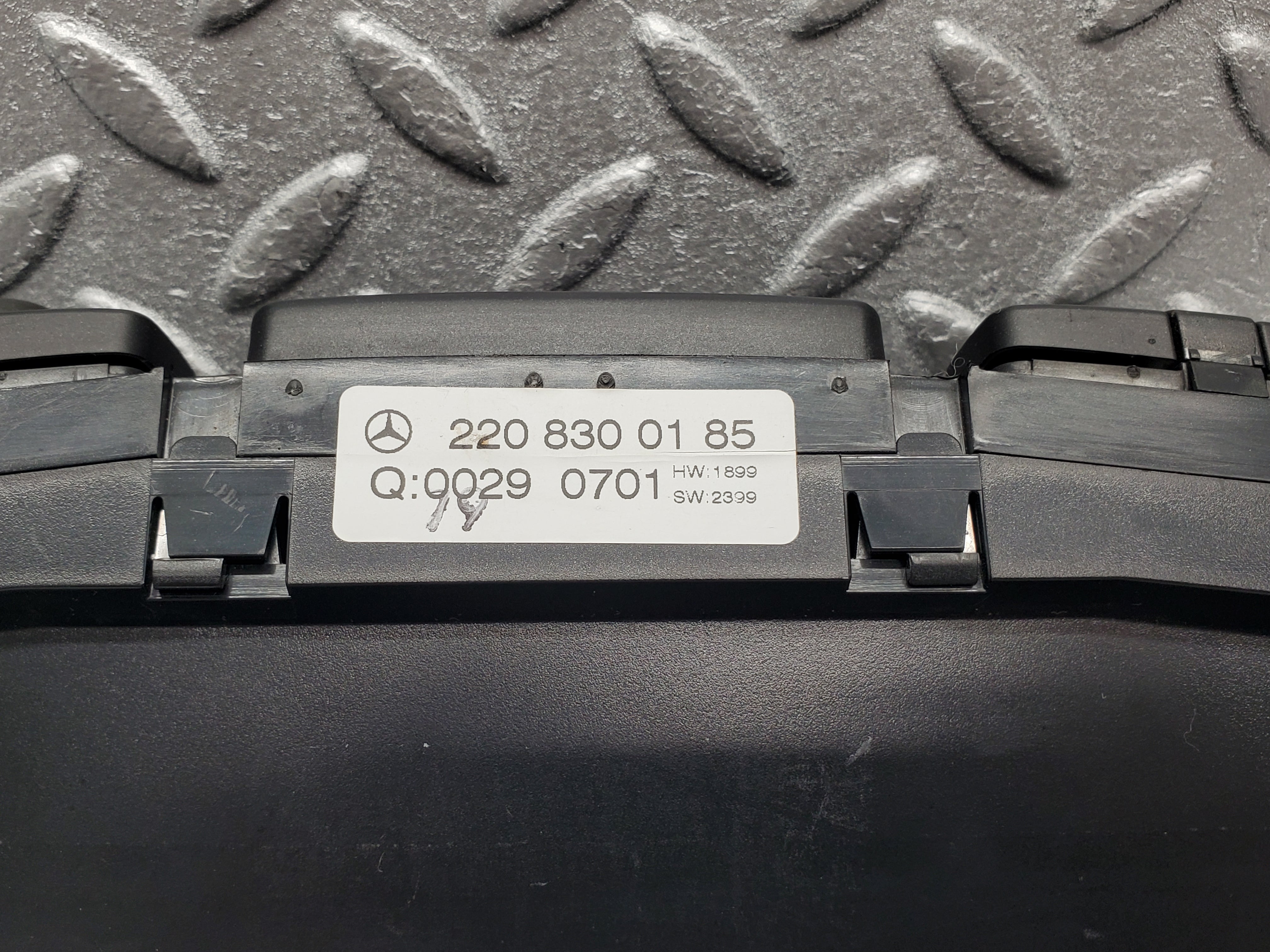 1518 Mercedes-Benz W220 S430 Heater Control Panel 2208300185