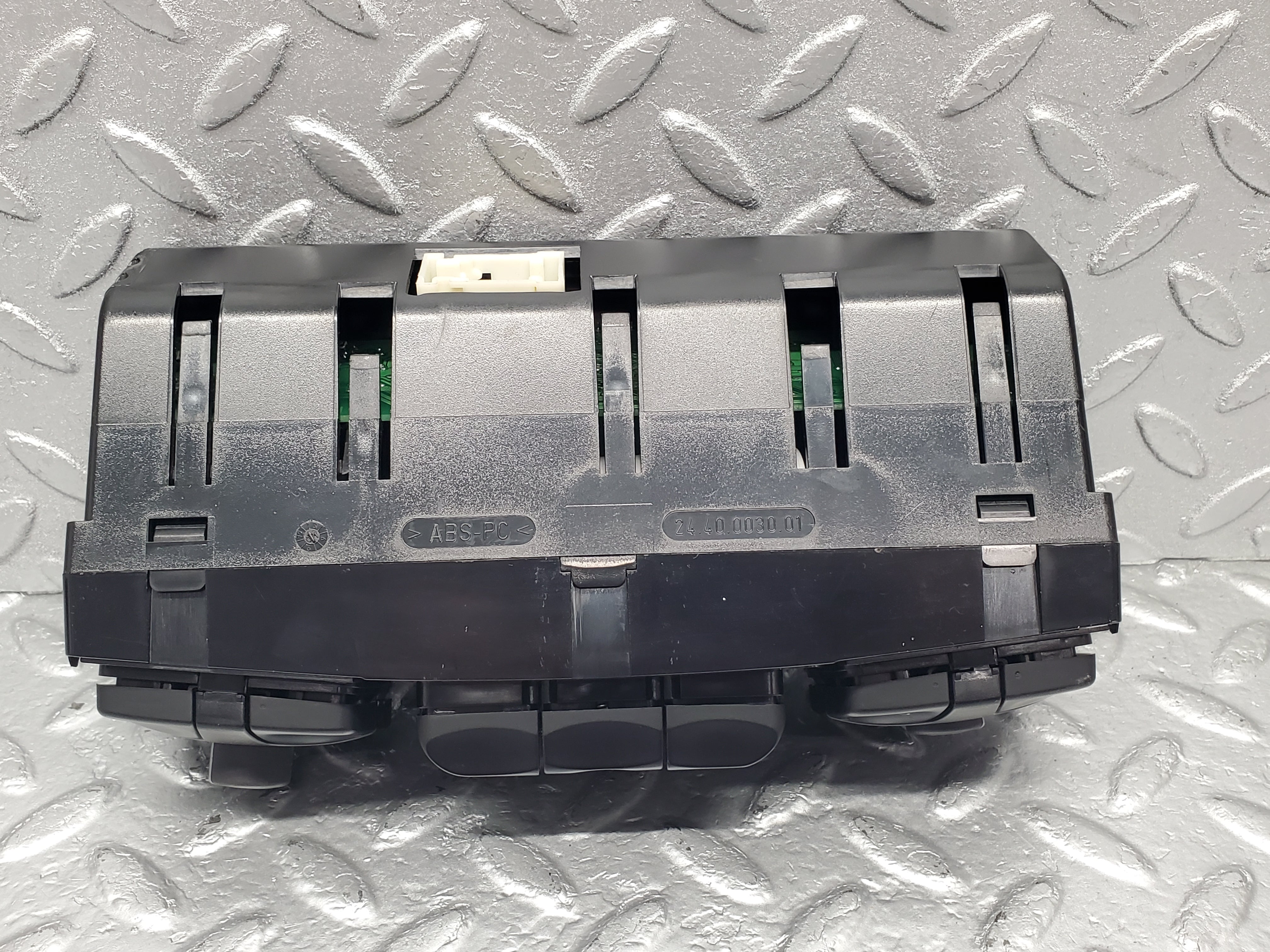 1518 Mercedes-Benz W220 S430 Heater Control Panel 2208300185