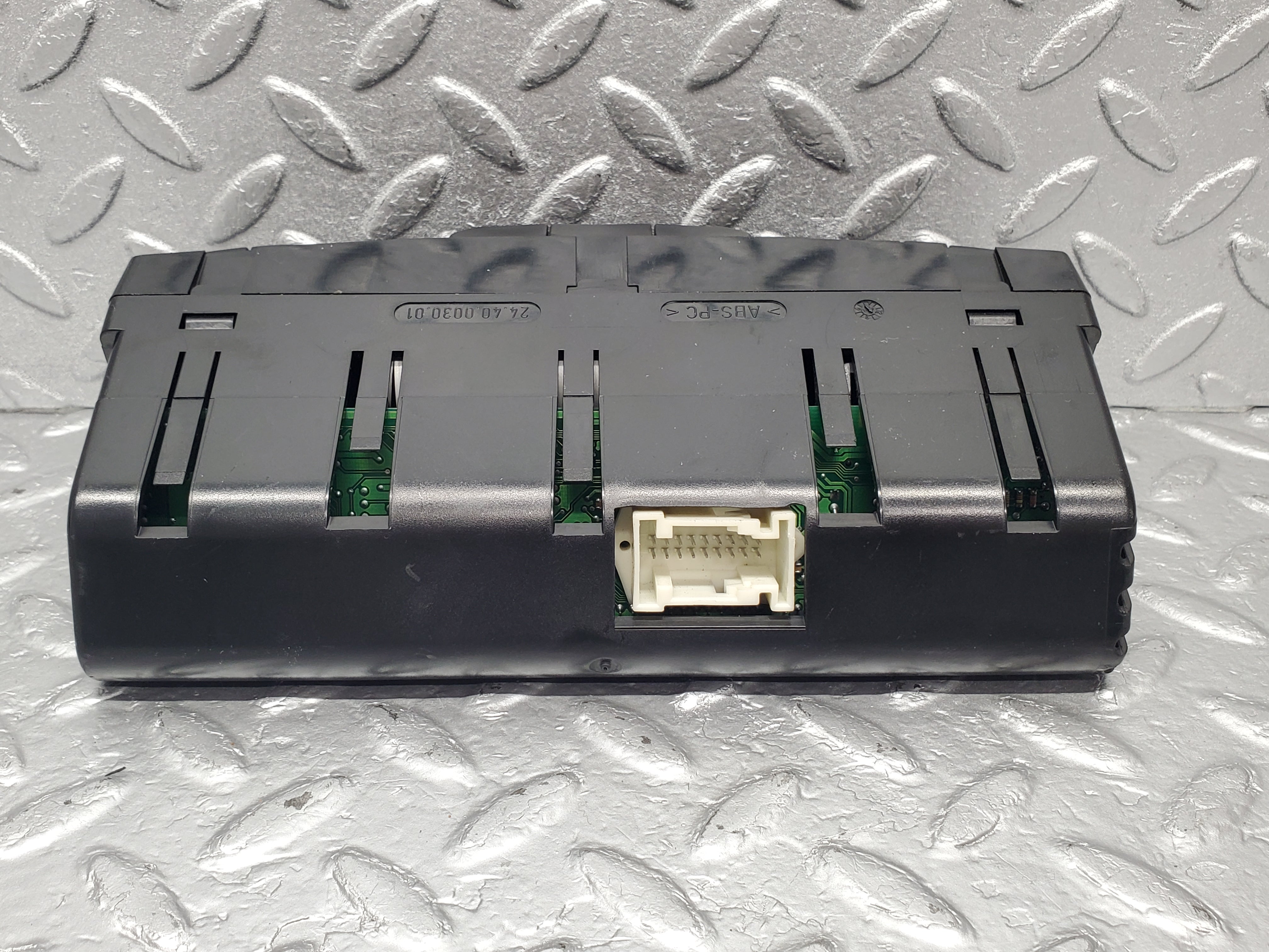 1518 Mercedes-Benz W220 S430 Heater Control Panel 2208300185