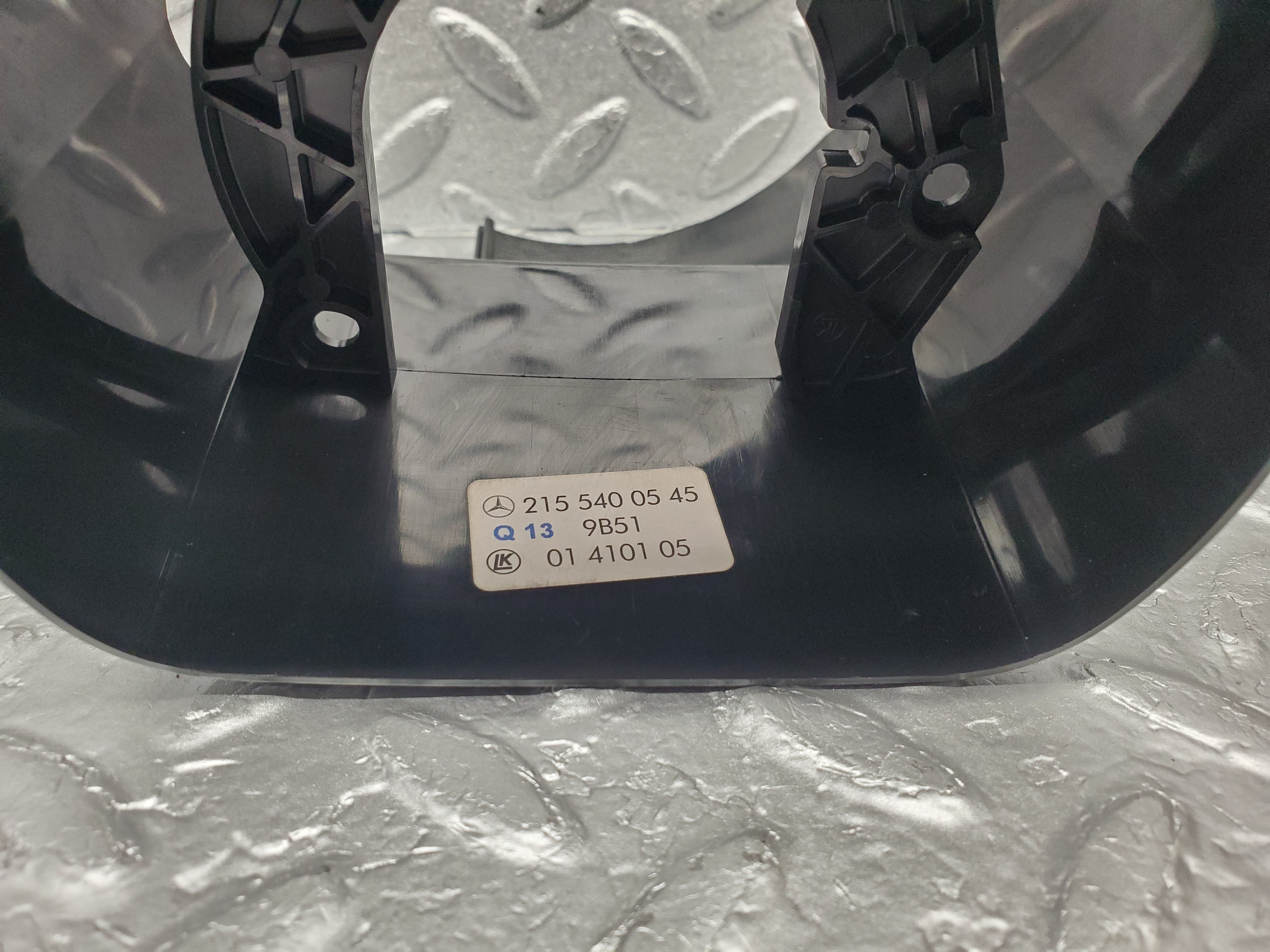 1524 Mercedes-Benz W220 S430 Steering Column Surround Cover 0004621623 2155400545