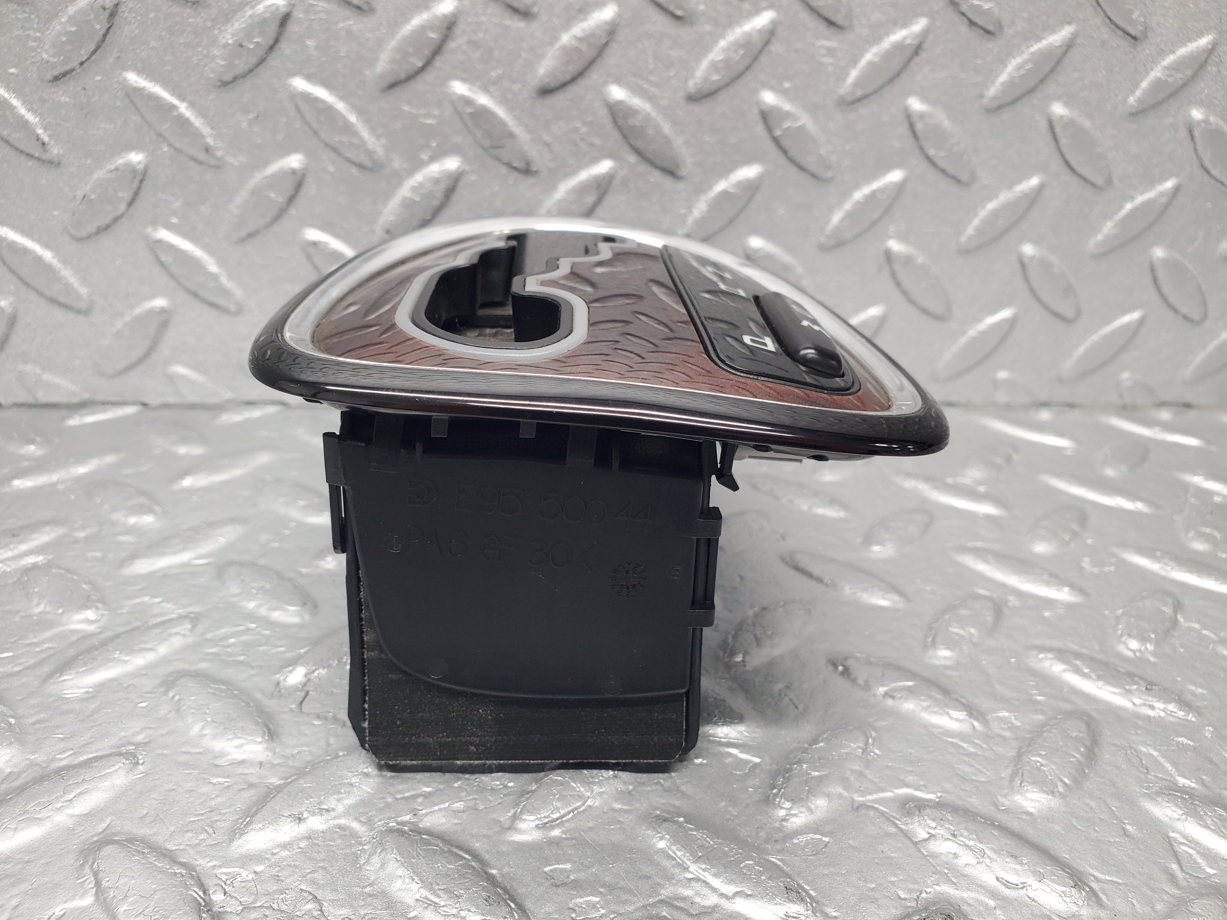 1529 Mercedes-Benz W220 S430 Automatic Gear Selector Surround Trim 2202671688