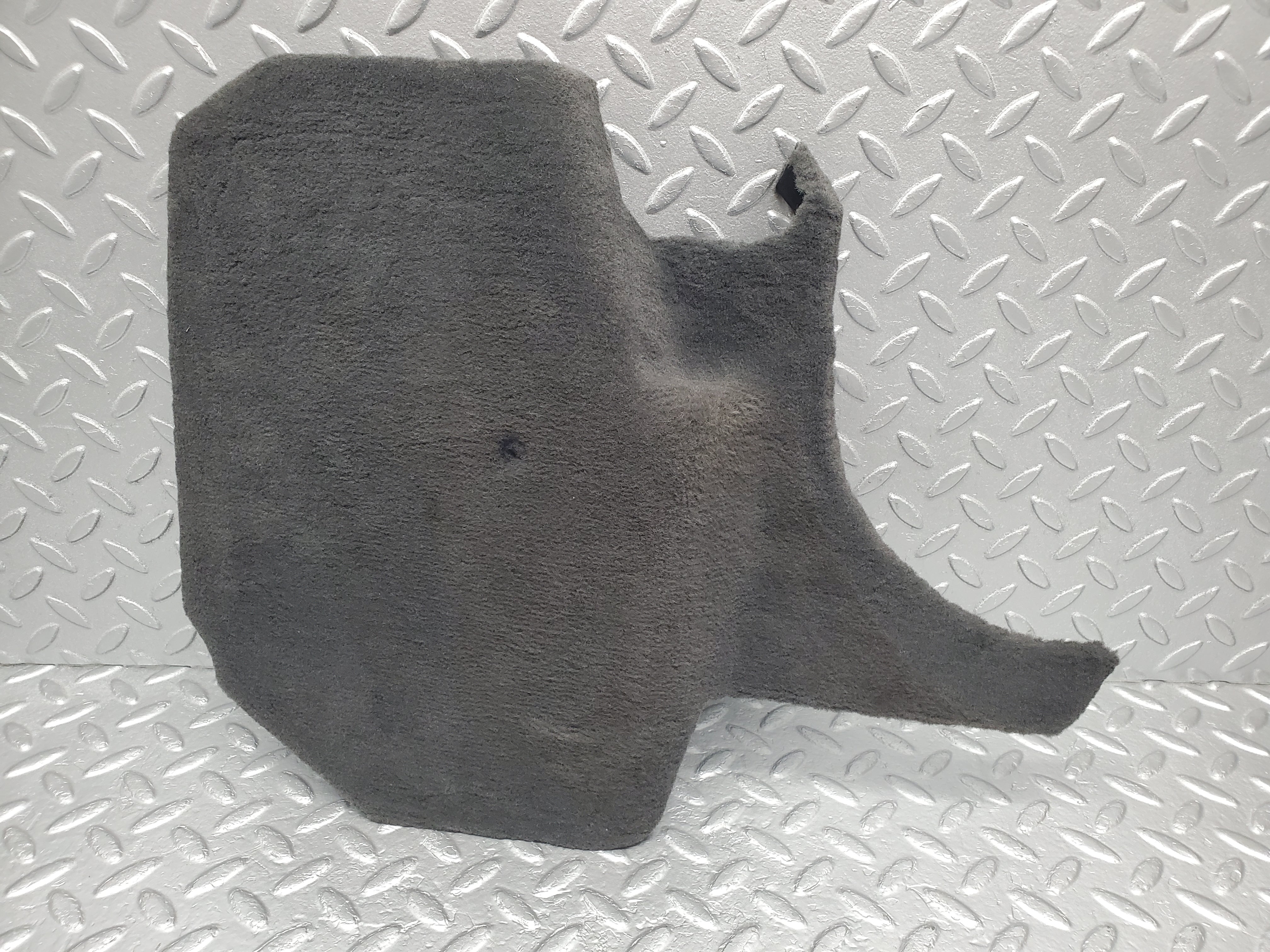 1532 Mercedes-Benz W220 S430 Front Right Kick Panel 2206800480