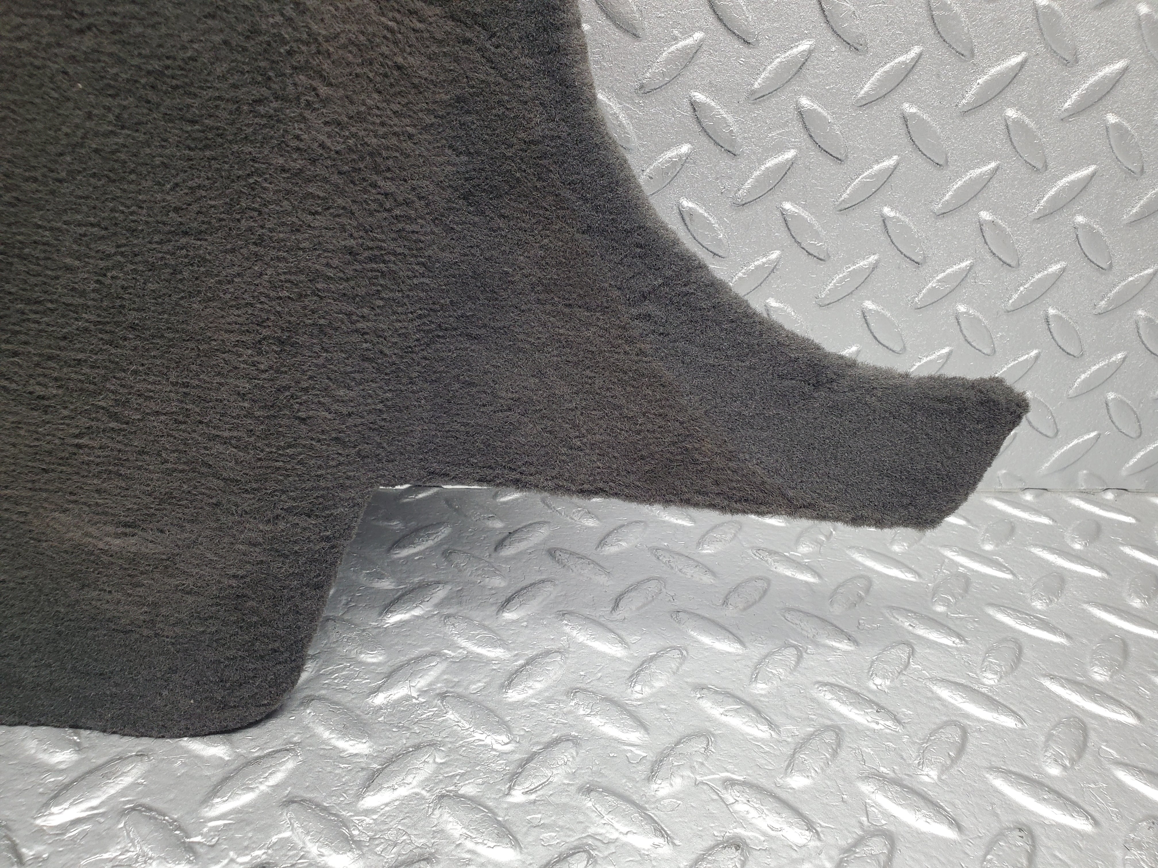 1532 Mercedes-Benz W220 S430 Front Right Kick Panel 2206800480