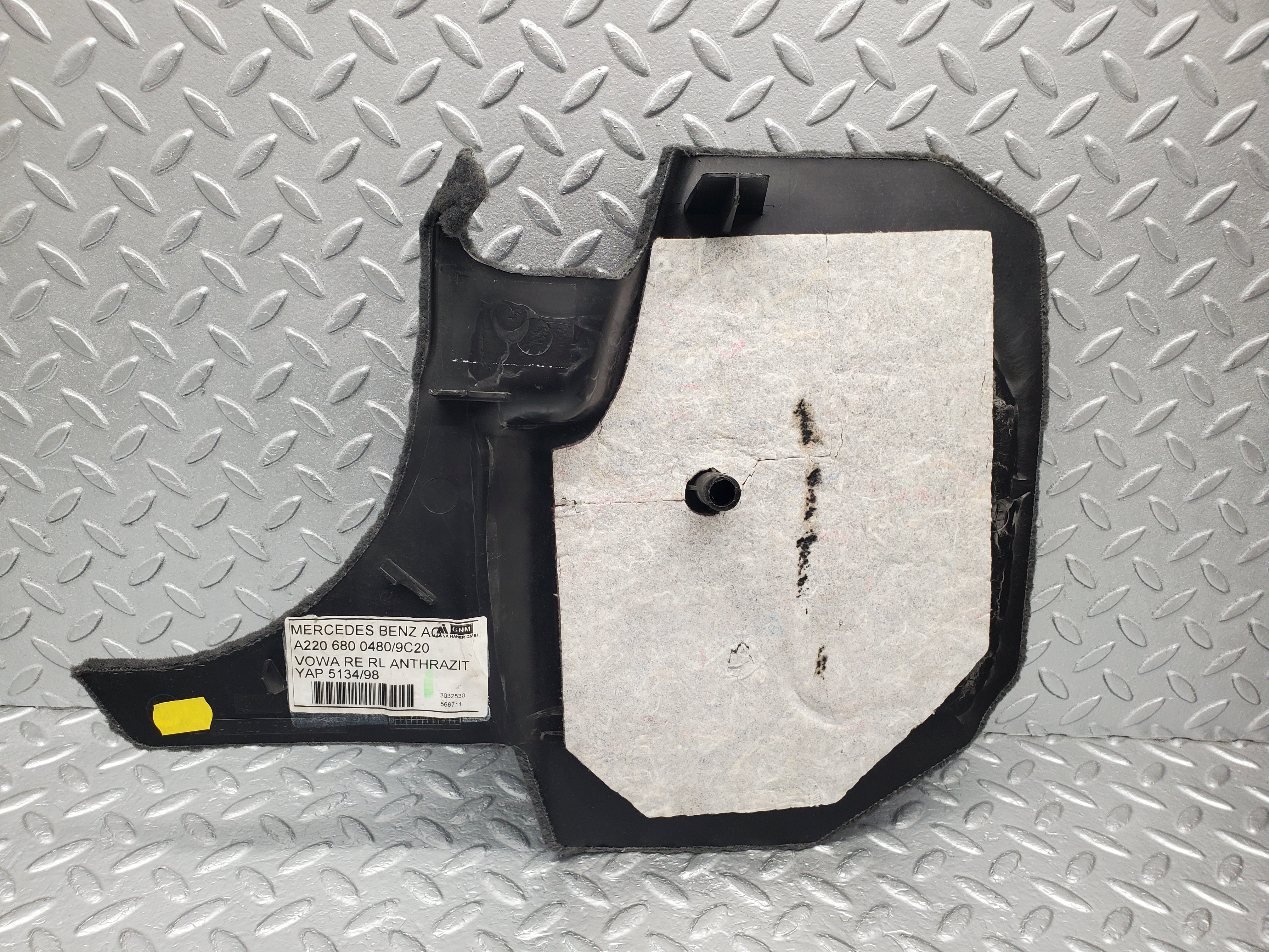 1532 Mercedes-Benz W220 S430 Front Right Kick Panel 2206800480