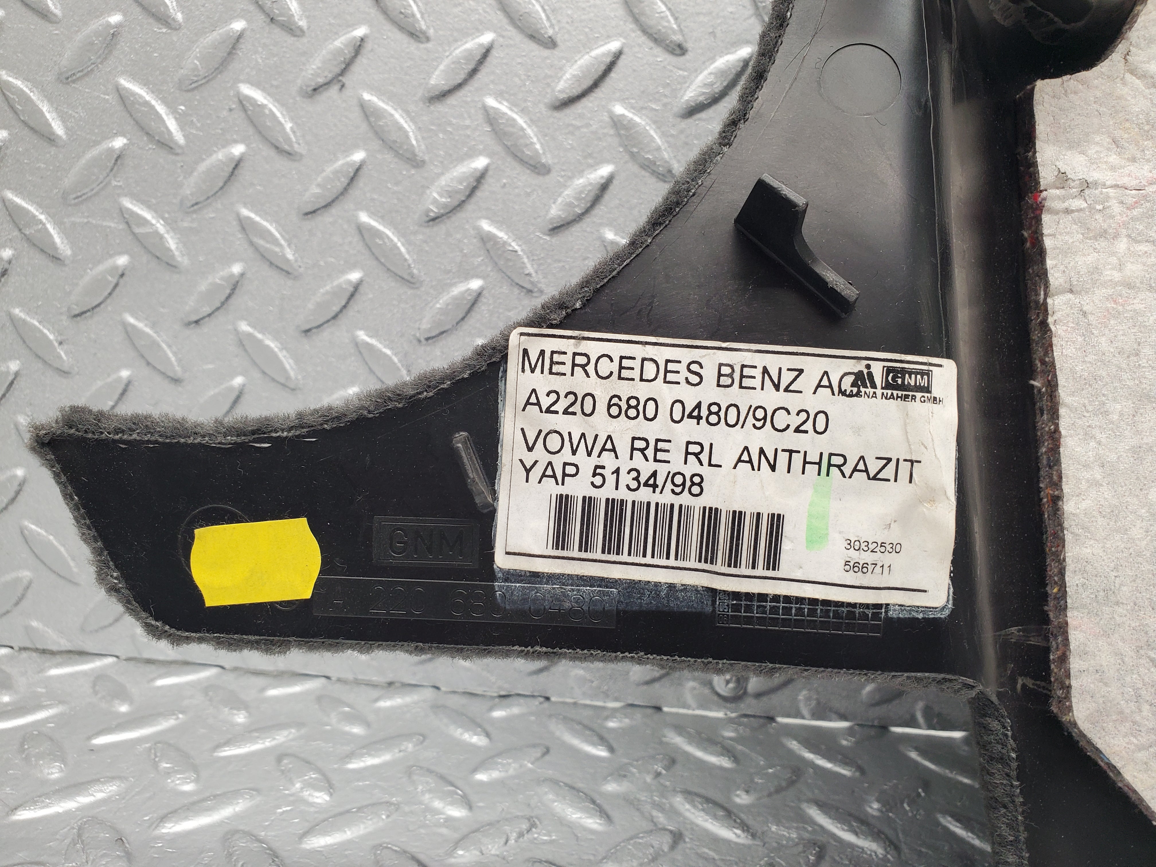 1532 Mercedes-Benz W220 S430 Front Right Kick Panel 2206800480