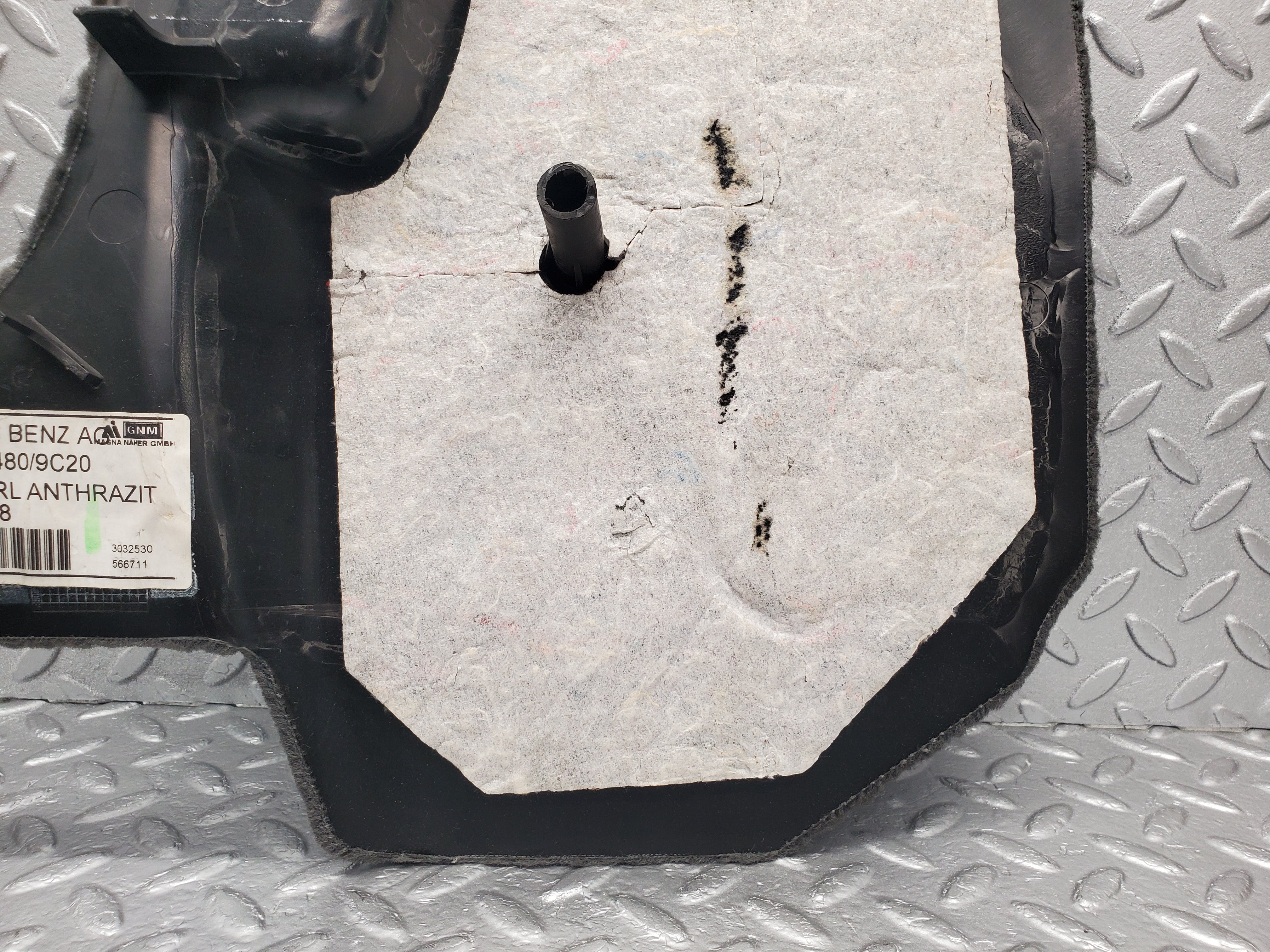 1532 Mercedes-Benz W220 S430 Front Right Kick Panel 2206800480