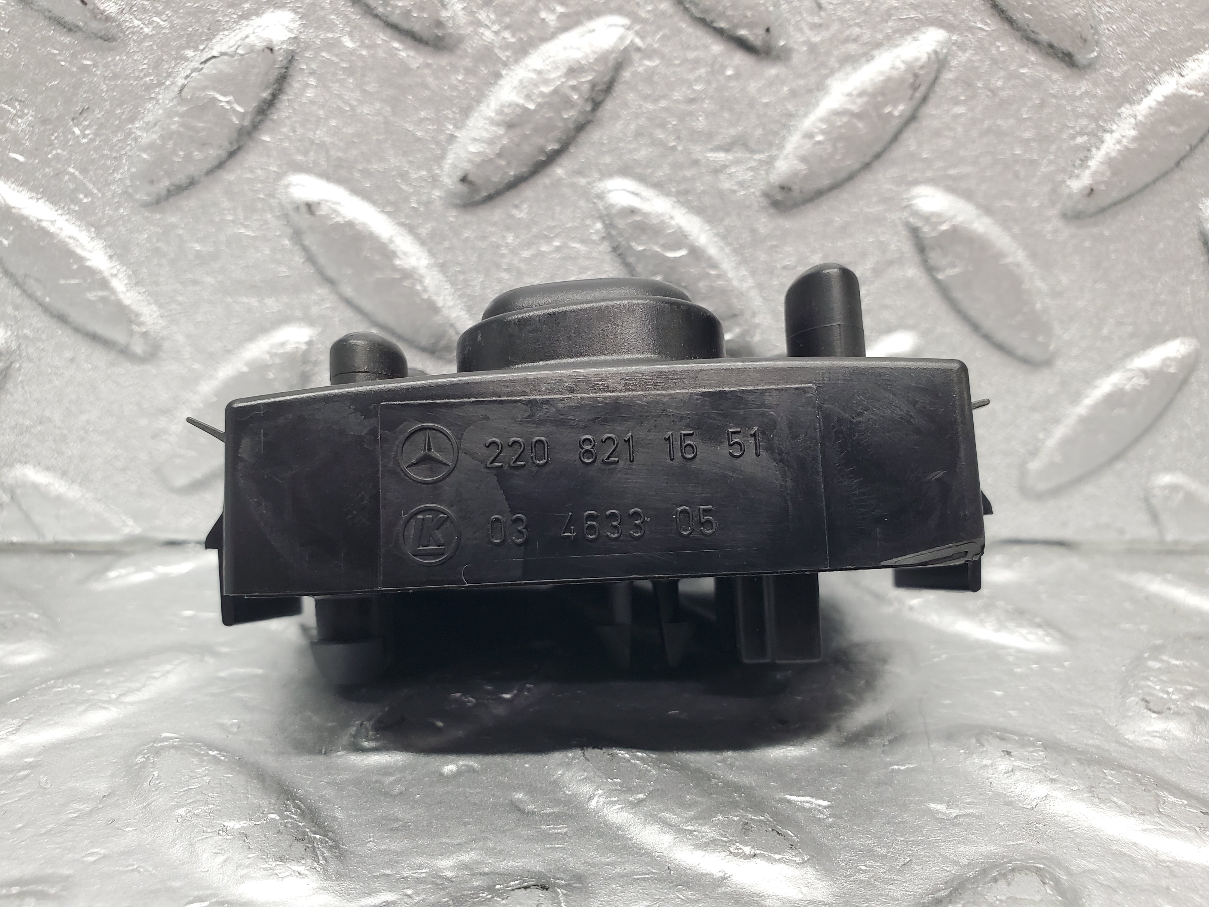 1535 Mercedes-Benz W220 S430 Electric Wing Mirror Control Switch 2208211651