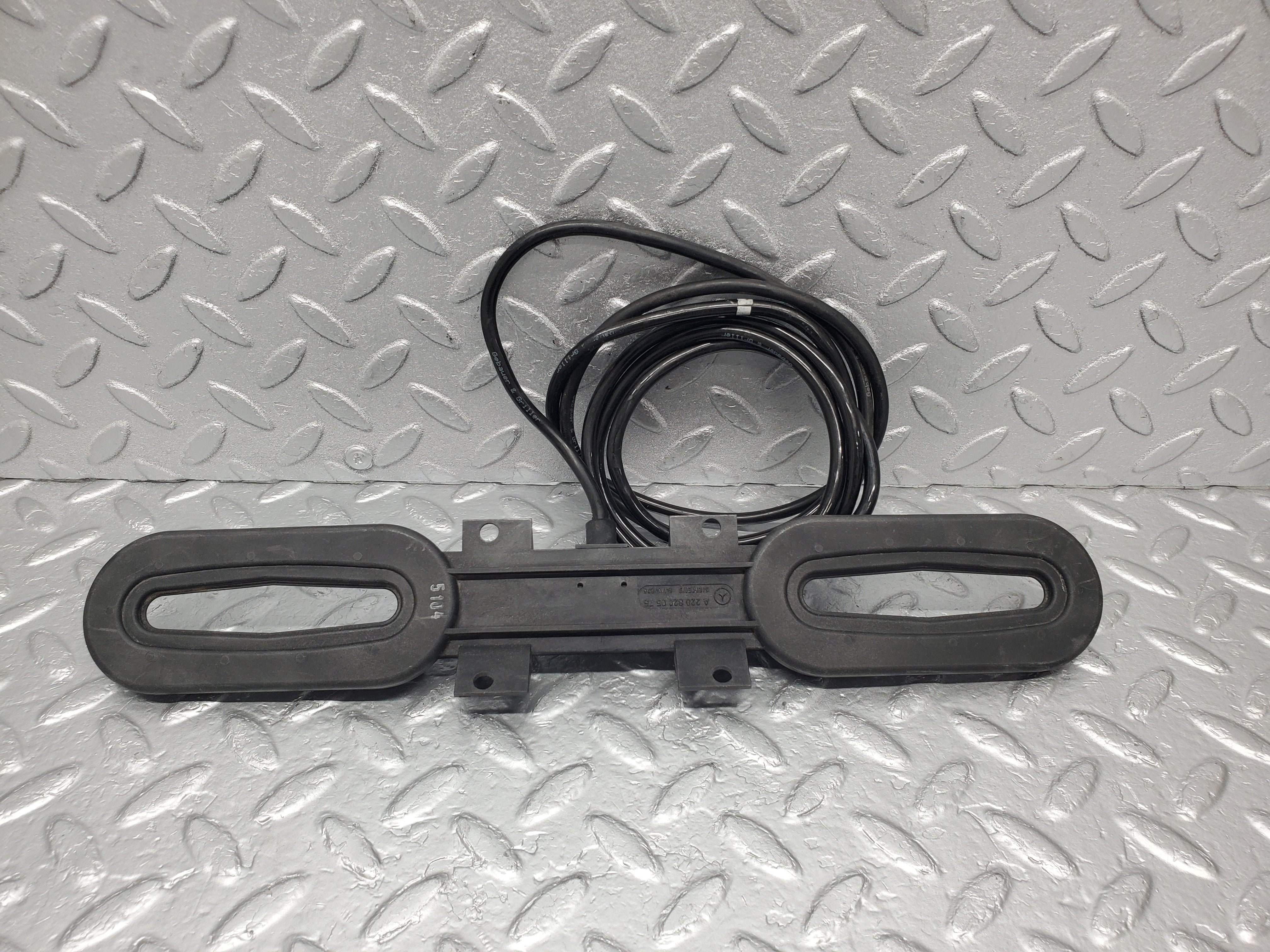 1549 Mercedes-Benz W220 S430 Rear Keyless Go Antenna 2208200575