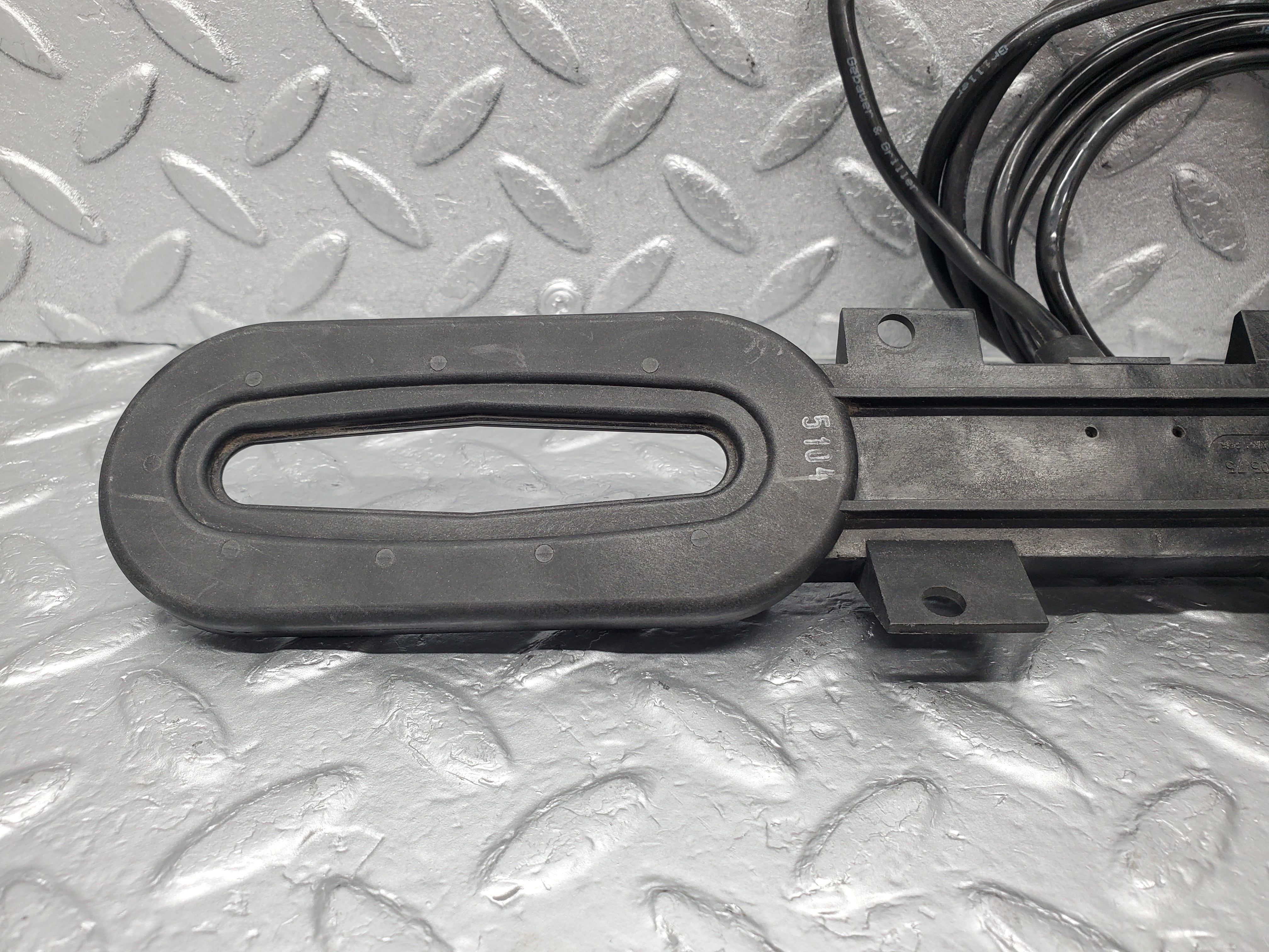 1549 Mercedes-Benz W220 S430 Rear Keyless Go Antenna 2208200575