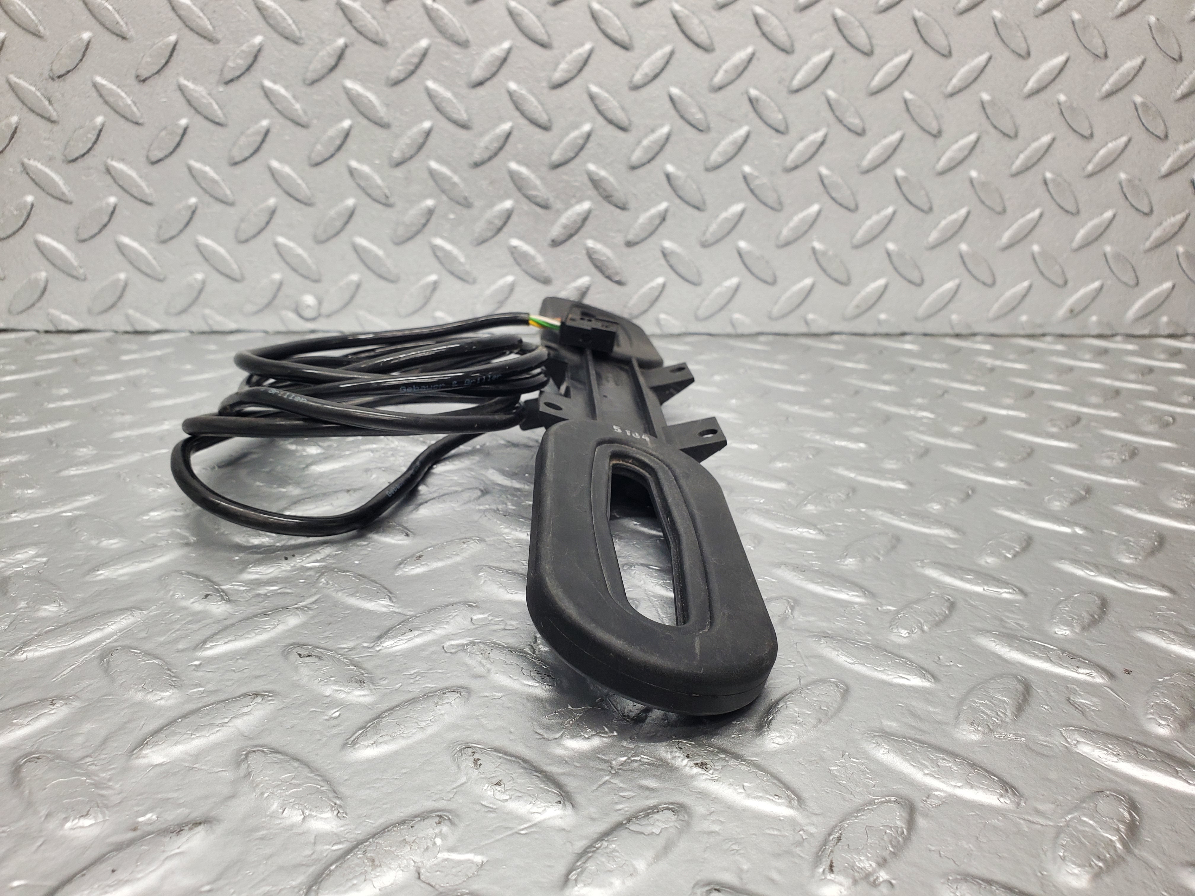 1549 Mercedes-Benz W220 S430 Rear Keyless Go Antenna 2208200575