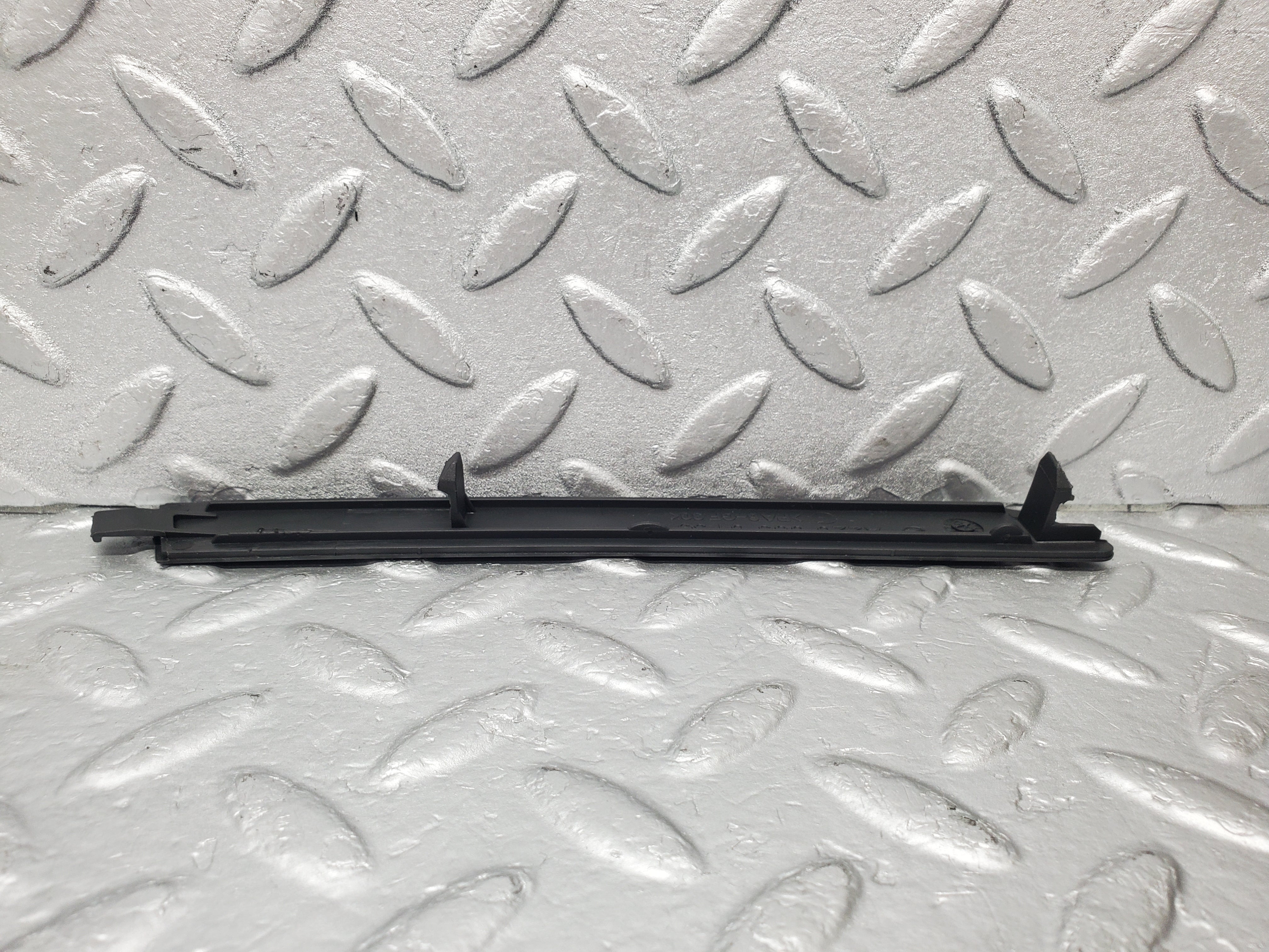 1553 Mercedes-Benz W220 S430 Upper Dashboard Trim Bolt Cover Left 2206890139