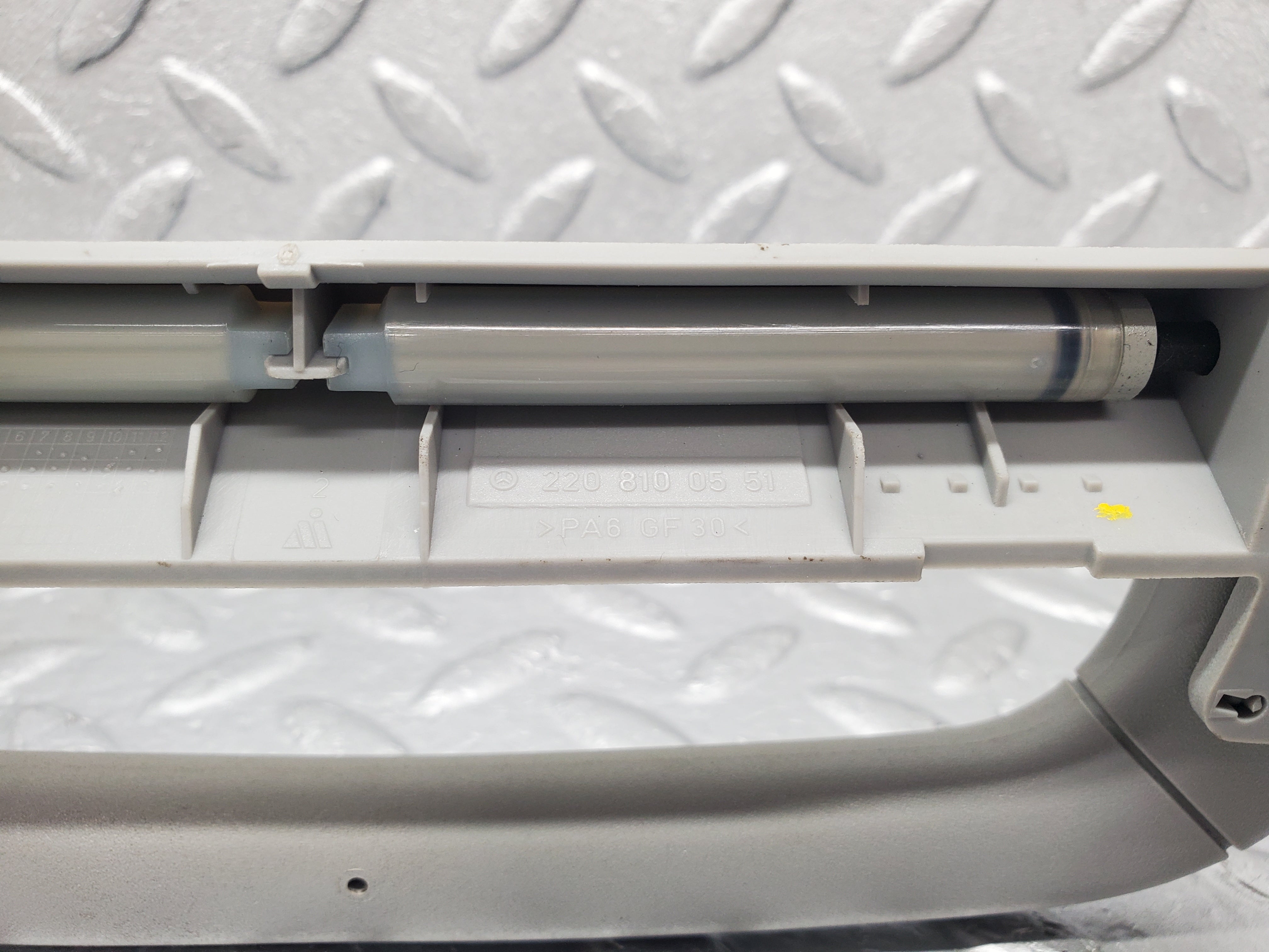 1554 Mercedes-Benz W220 S430 Interior Roof Grab Handle 2208100551