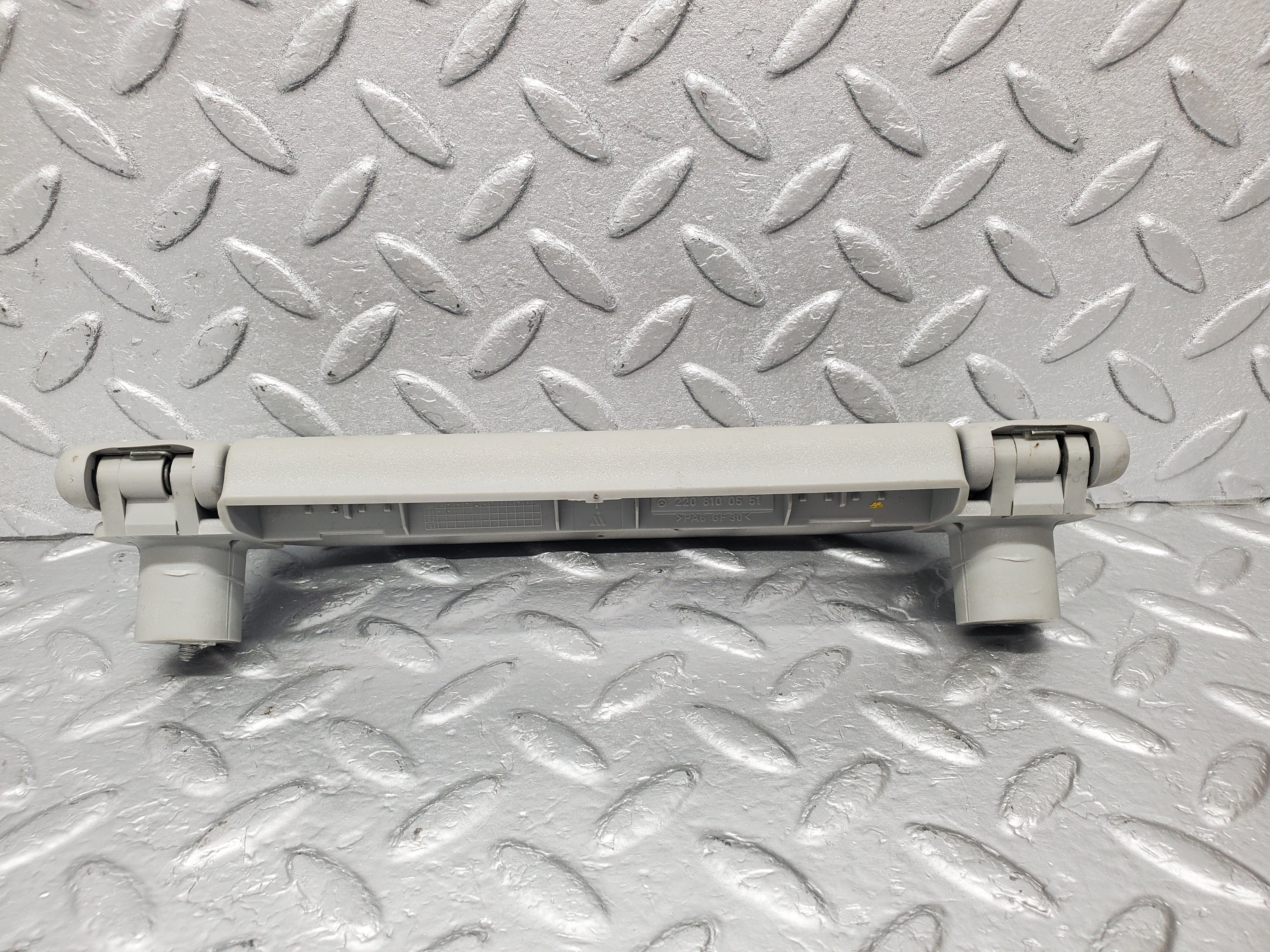 1557 Mercedes-Benz W220 S430 Interior Roof Grab Handle 2208100551