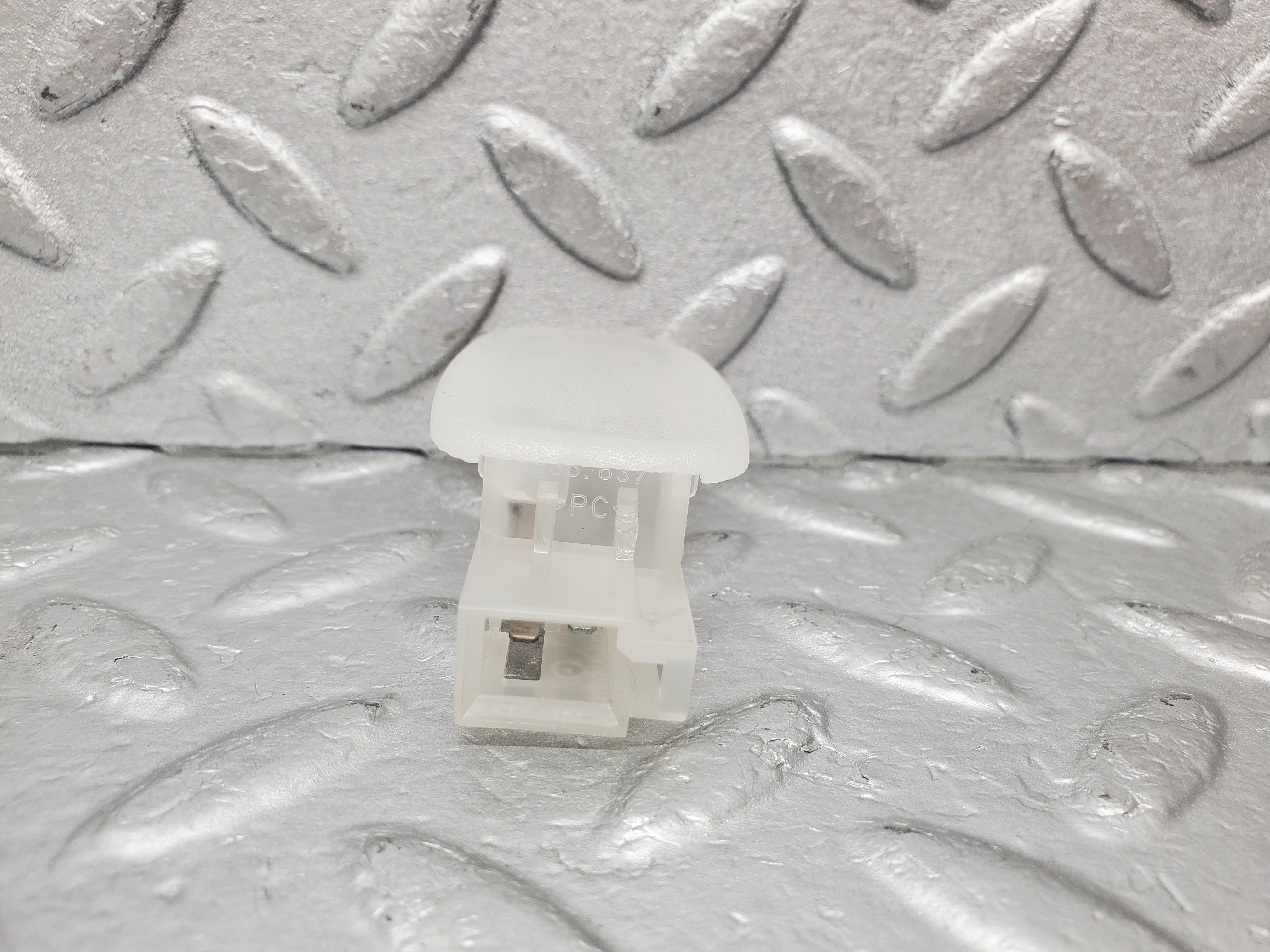 1560 Mercedes-Benz W220 S430 Interior Dome Light 2088200501