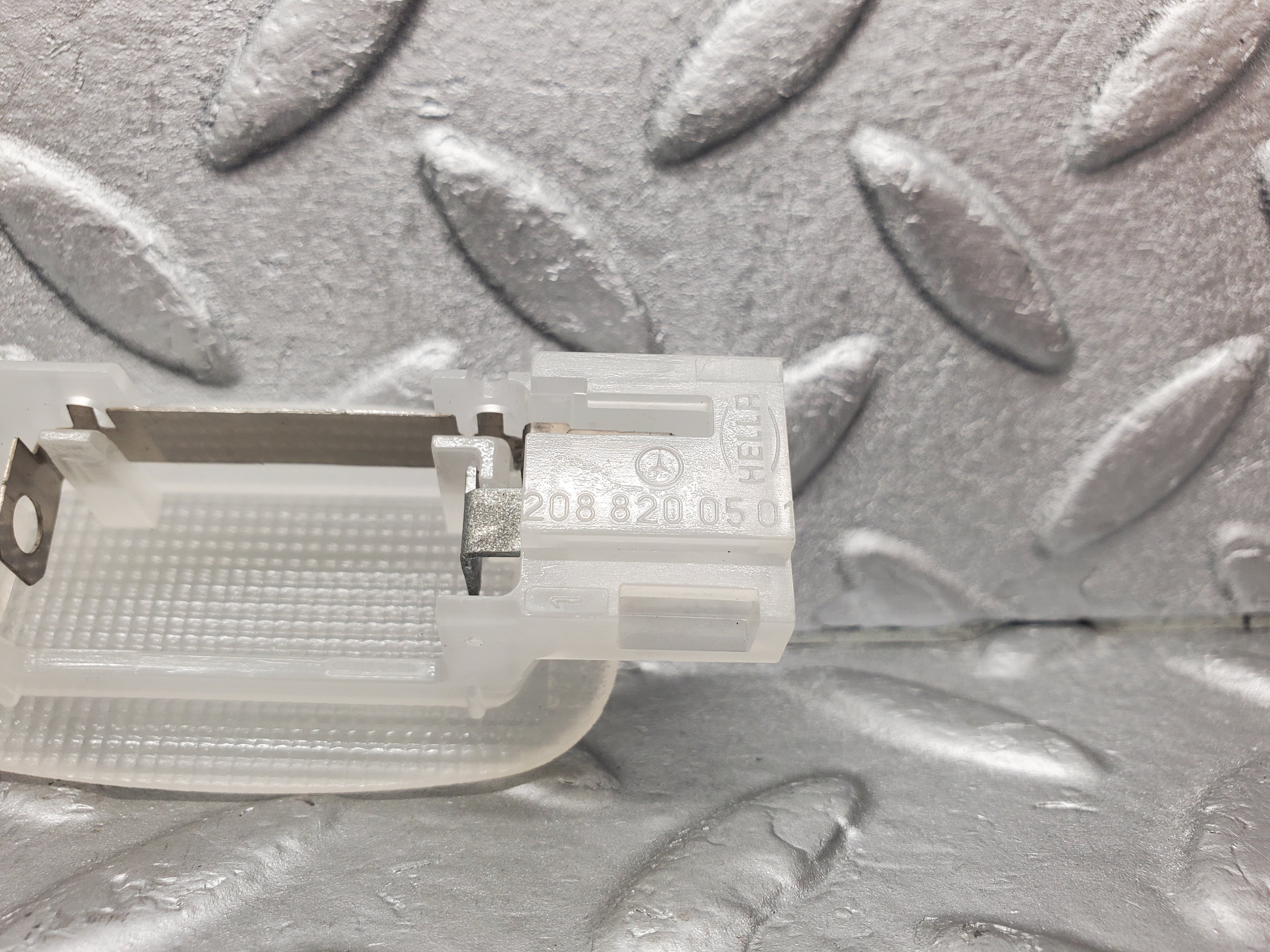 1565 Mercedes-Benz W220 S430 Interior Dome Light 2088200501