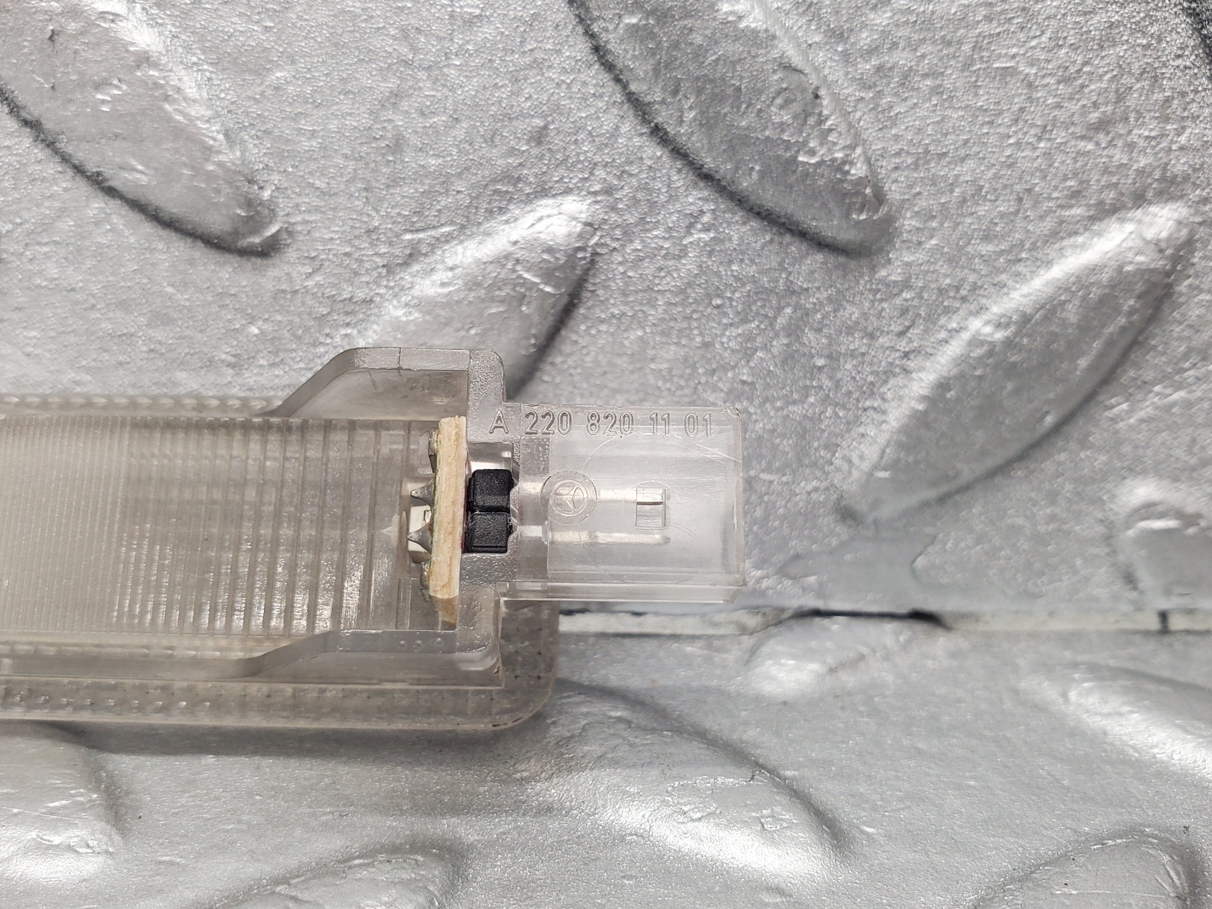 1566 Mercedes-Benz W220 S430 Under Dashboard Light 2208201101