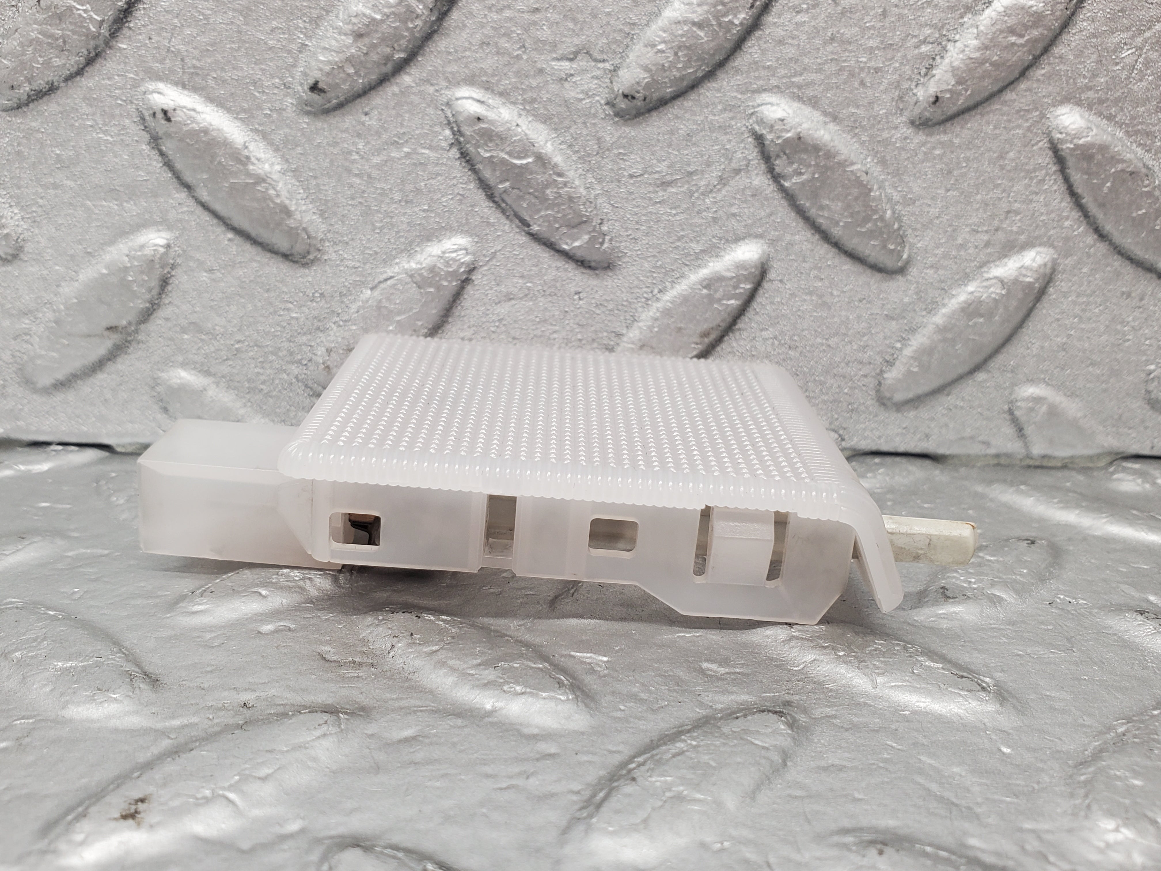 1567 Mercedes-Benz W220 S430 Glove Box Light 2208202001