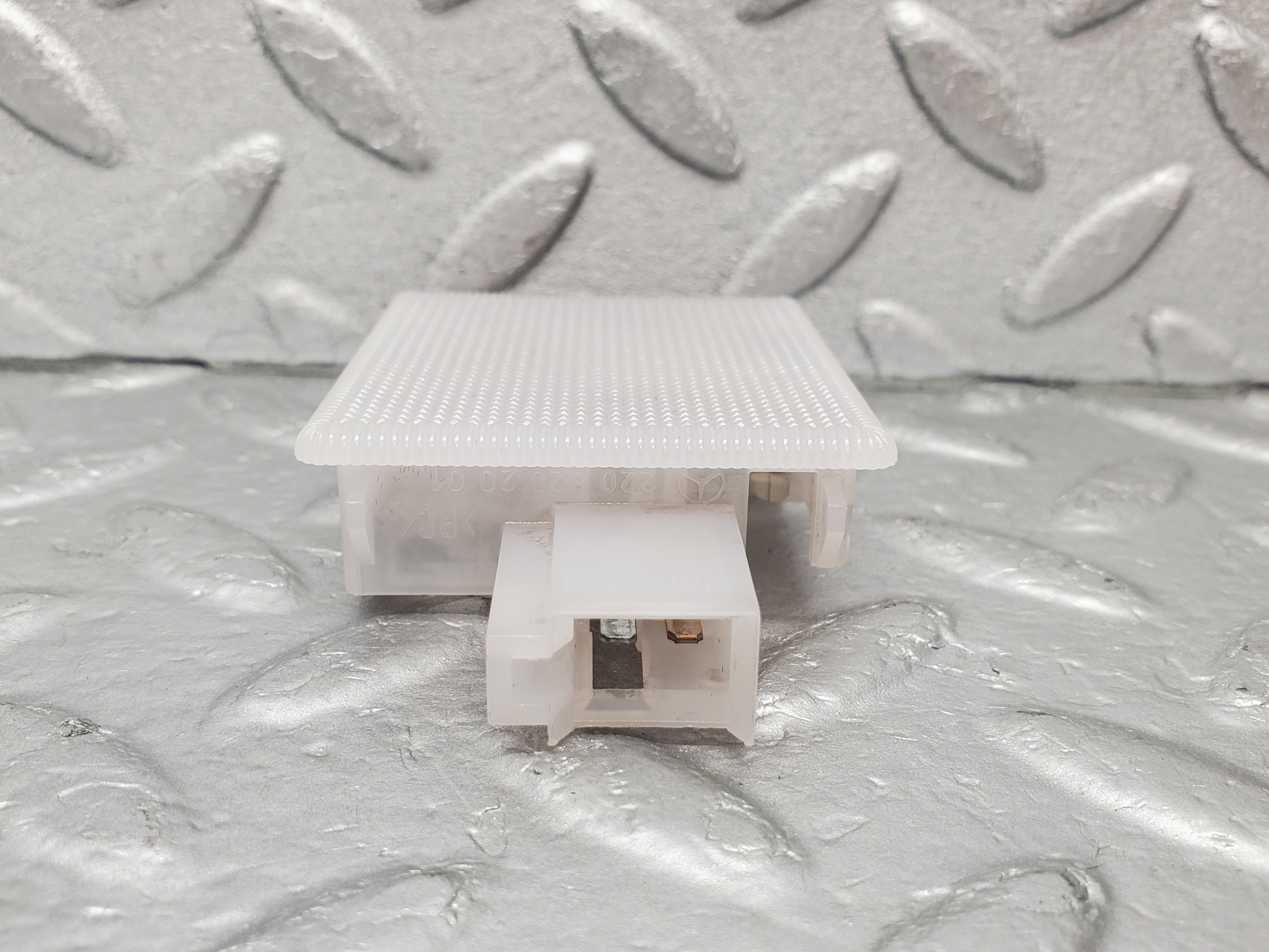 1567 Mercedes-Benz W220 S430 Glove Box Light 2208202001