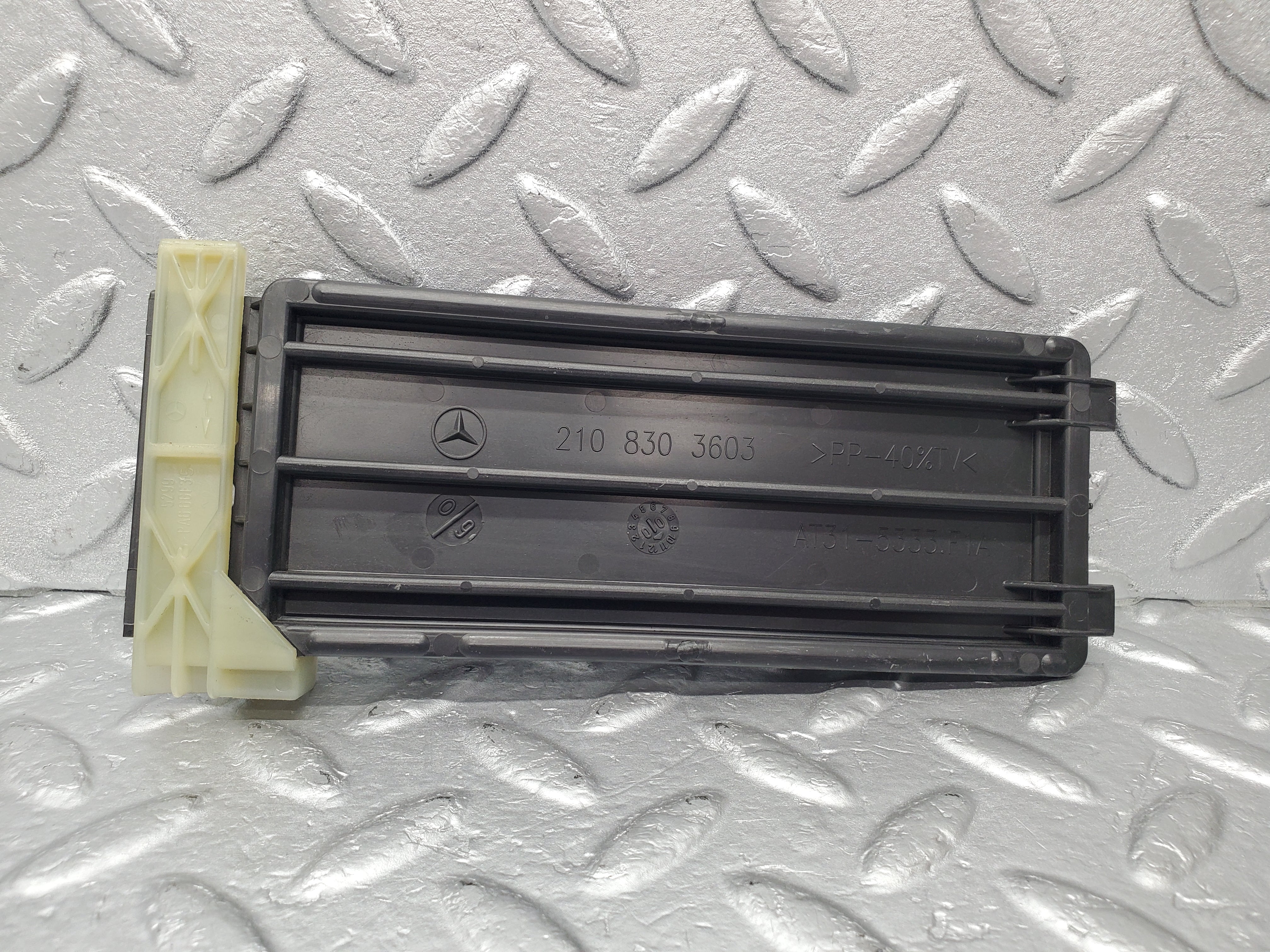 1569 Mercedes-Benz W220 S430 Air Filter Cover 2108303603