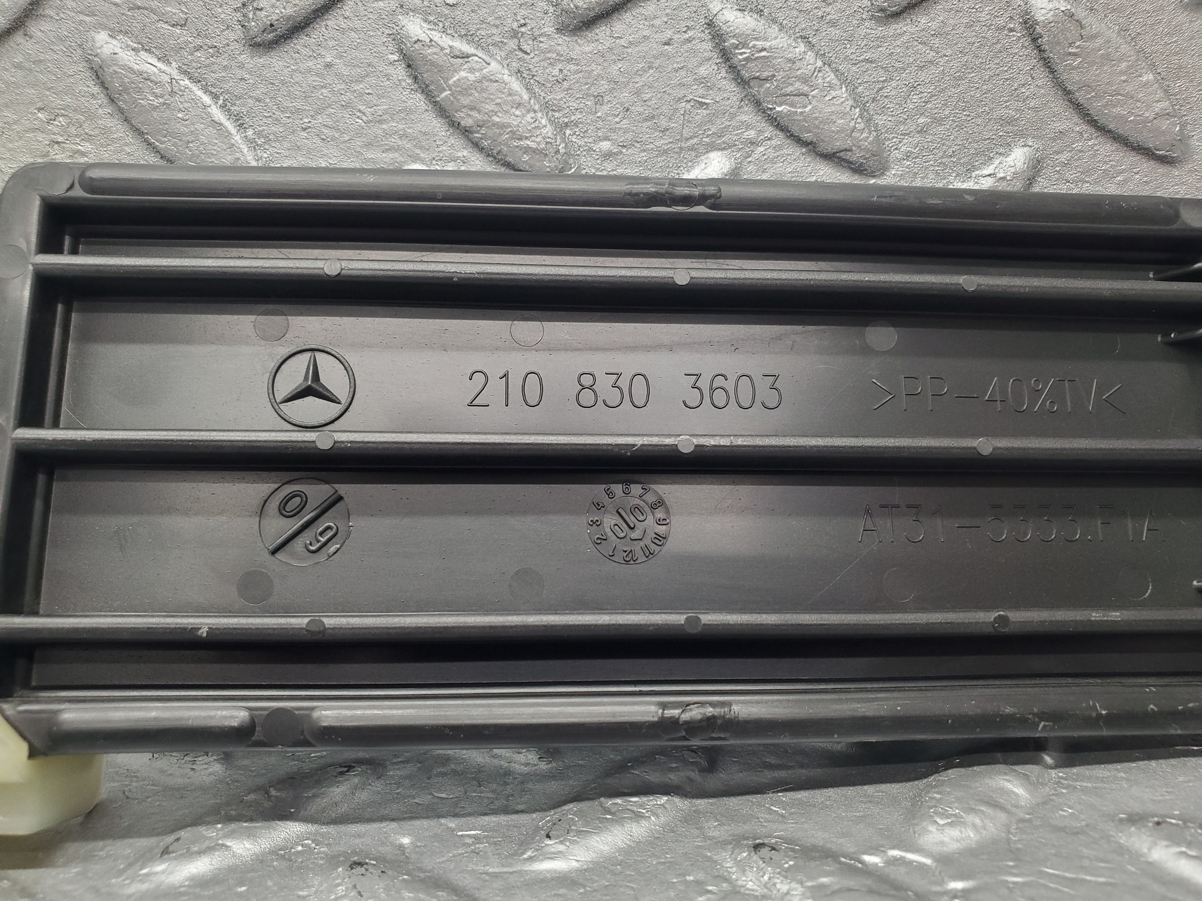 1569 Mercedes-Benz W220 S430 Air Filter Cover 2108303603